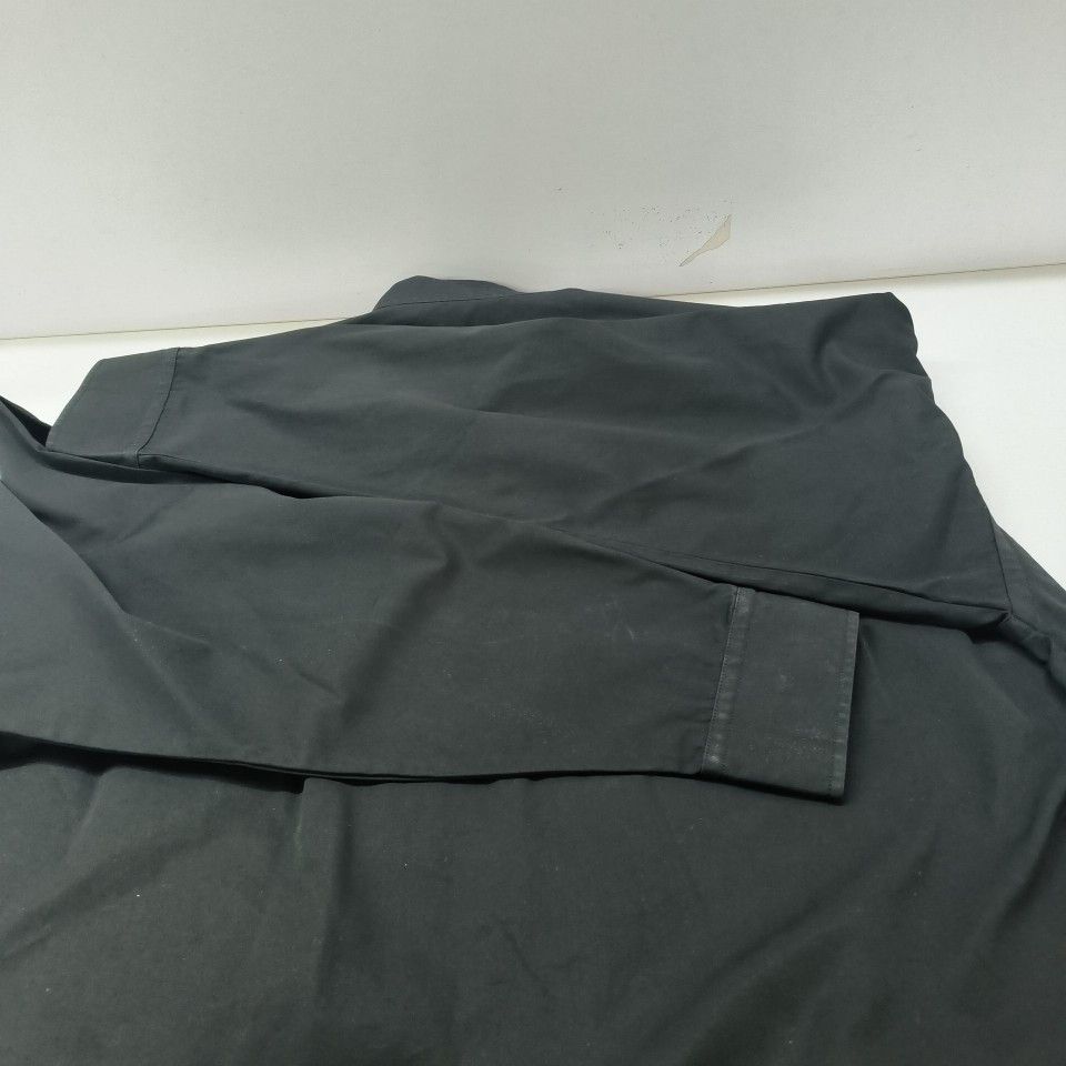 Balenciaga Balenciaga Logo Embroidered Button Up Shirt Size 37 Size US S / EU 44-46 / 1 - 13 Thumbnail