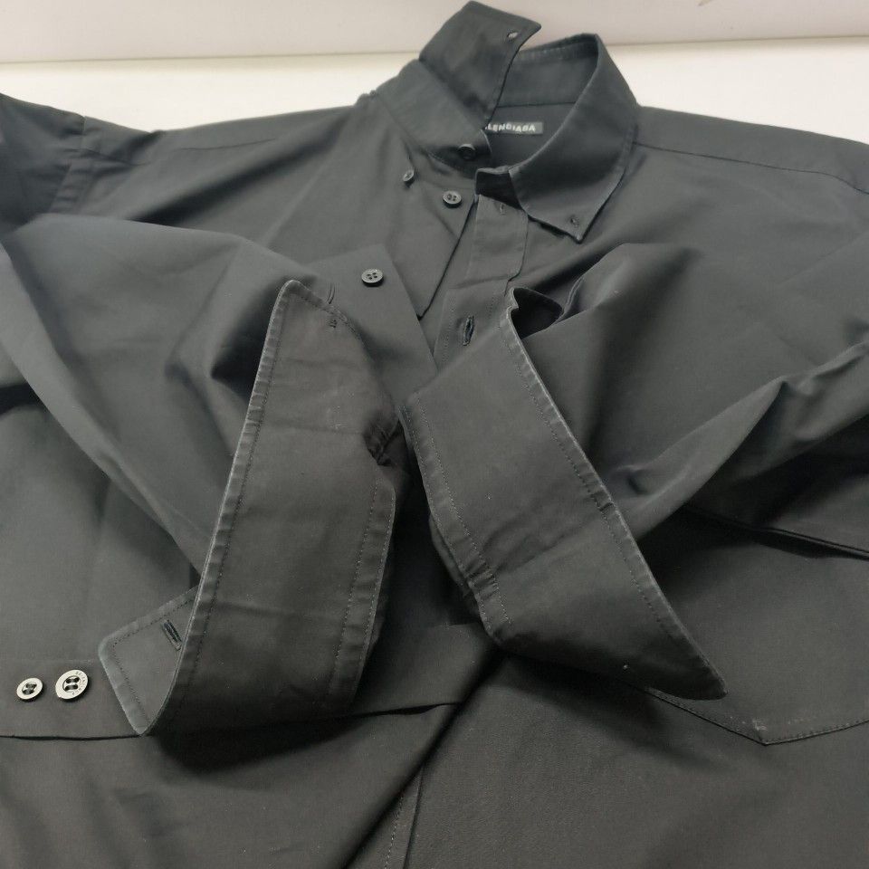 Balenciaga Balenciaga Logo Embroidered Button Up Shirt Size 37 Size US S / EU 44-46 / 1 - 10 Thumbnail