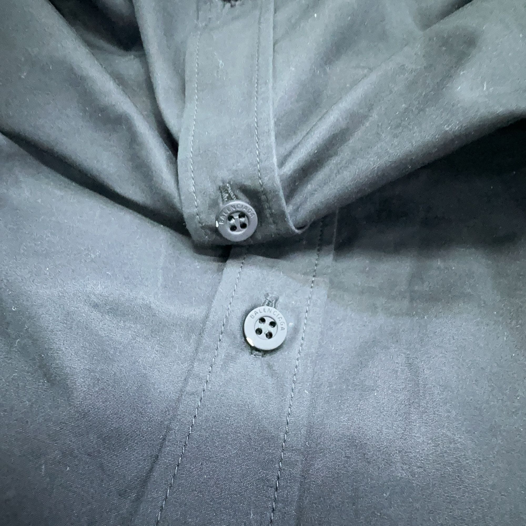 Balenciaga Balenciaga Logo Button Up Shirt Size S Size US S / EU 44-46 / 1 - 15 Thumbnail