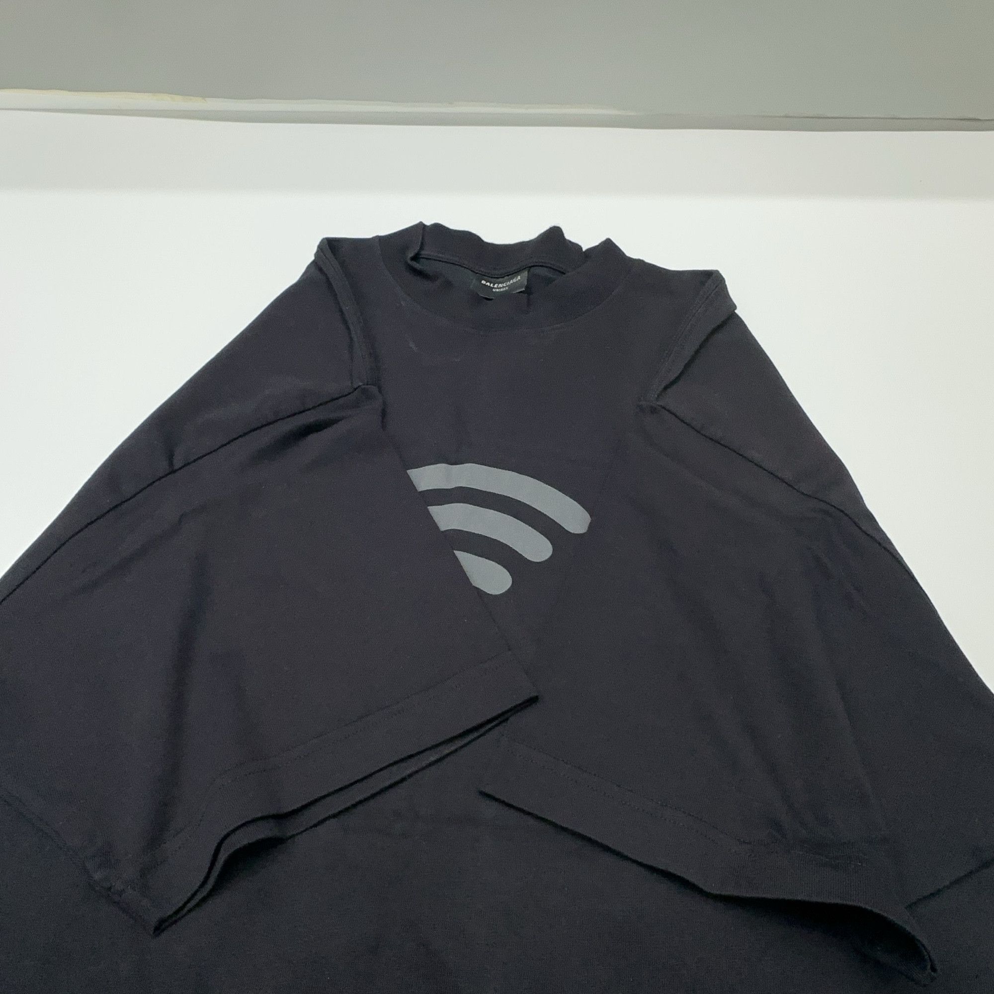 Balenciaga Balenciaga WiFi Logo T-Shirt Size XS Size US XS / EU 42 / 0 - 12 Thumbnail