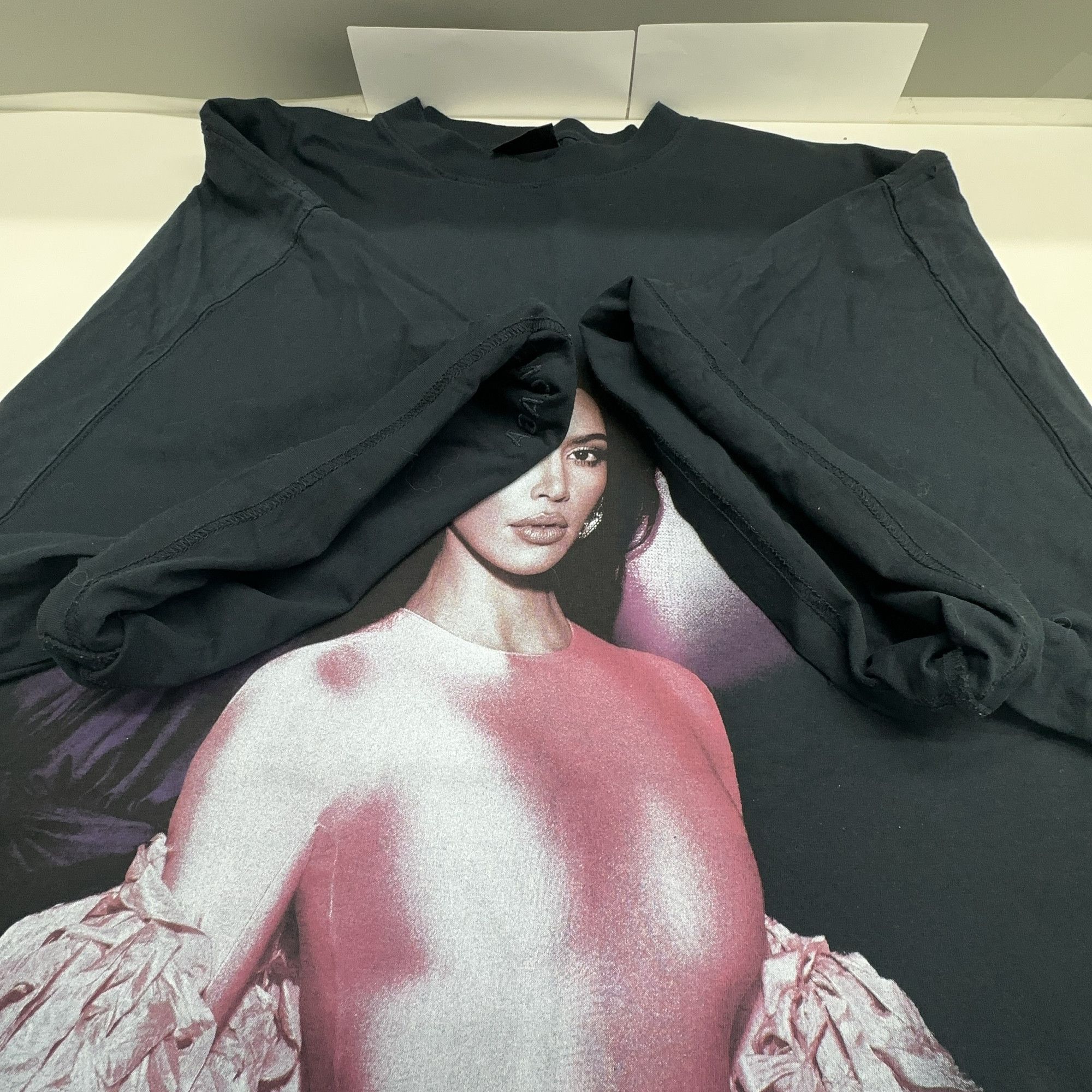 Balenciaga Balenciaga Kim Kardashian Print T-Shirt Size XL Size US XL / EU 56 / 4 - 7 Thumbnail