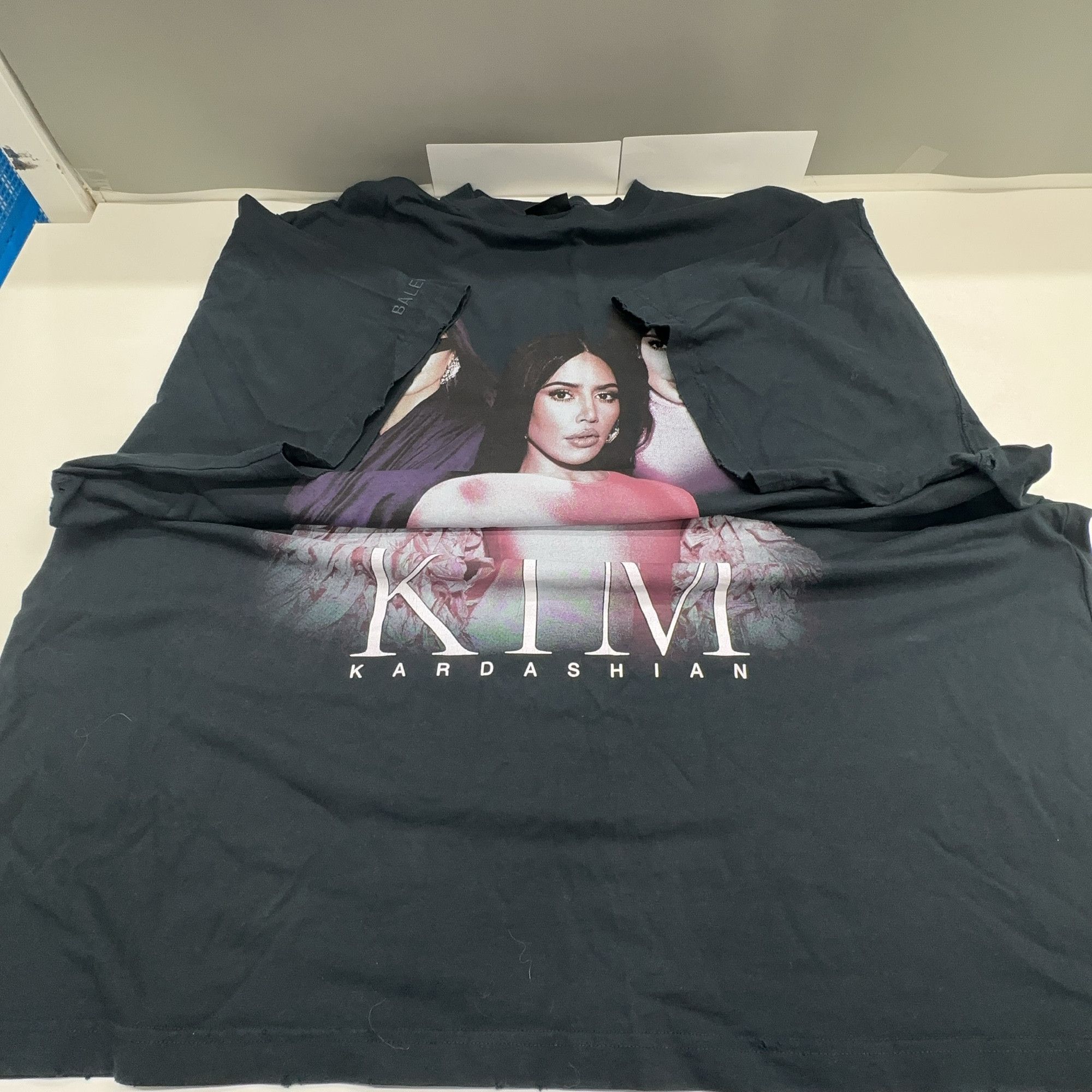 Balenciaga Balenciaga Kim Kardashian Print T-Shirt Size XL Size US XL / EU 56 / 4 - 6 Thumbnail