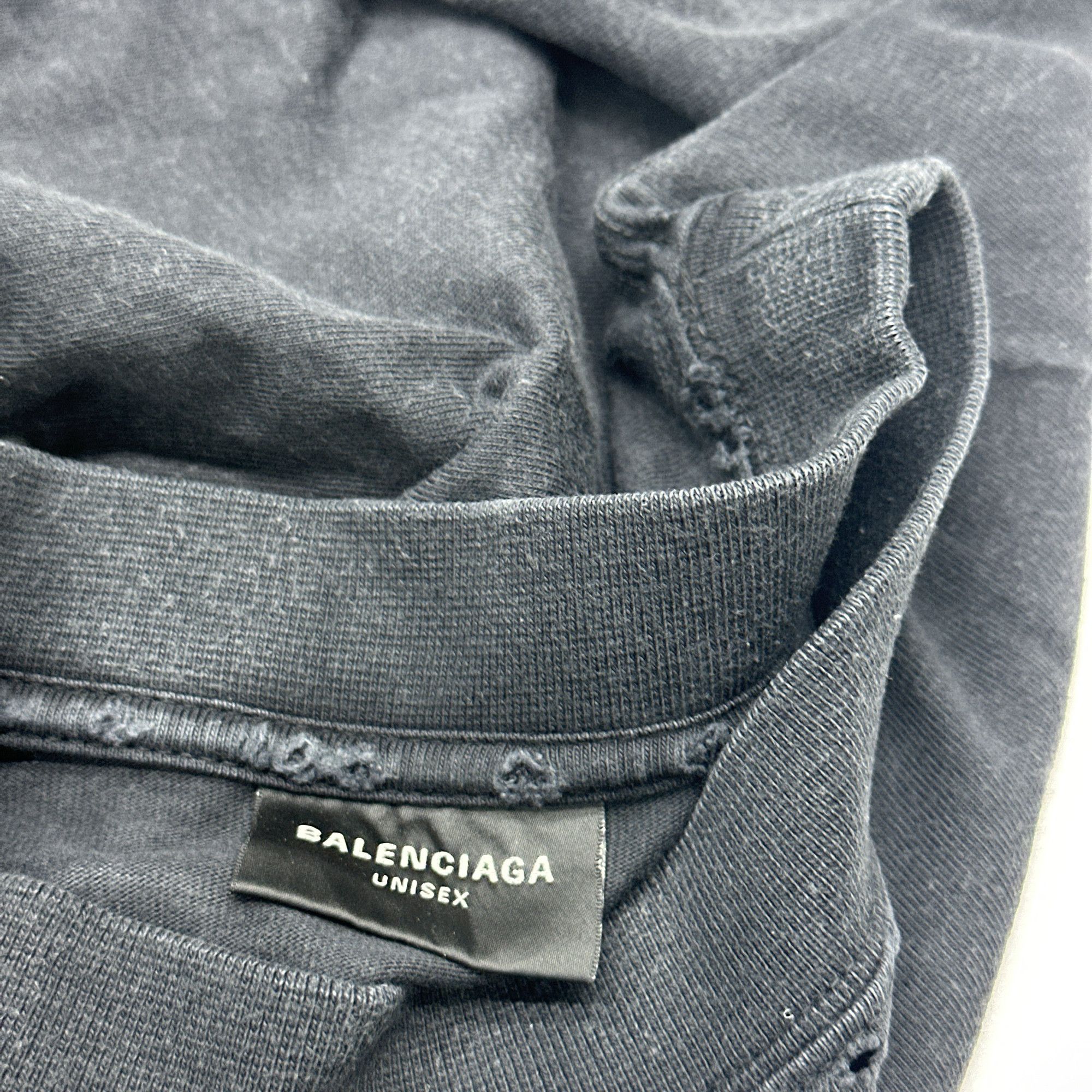 Balenciaga Balenciaga Crest Logo T-Shirt Size M Size US M / EU 48-50 / 2 - 5 Thumbnail