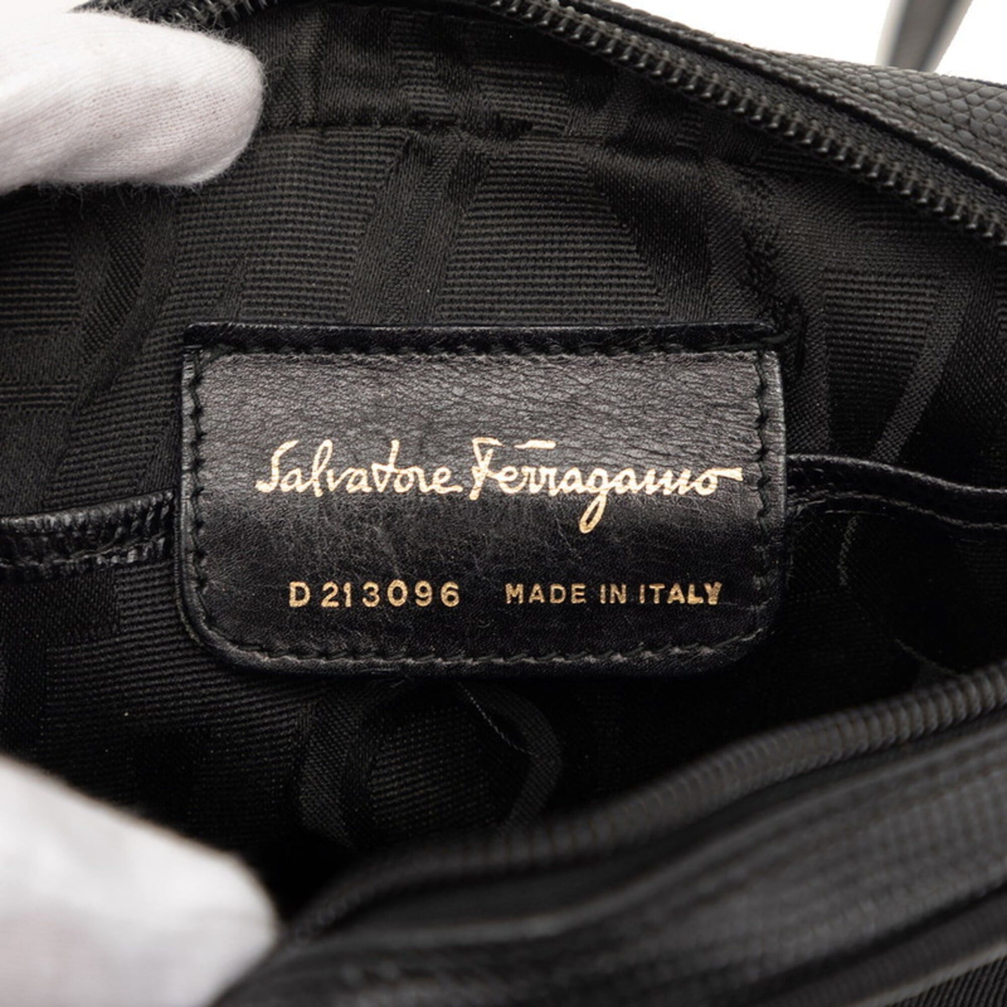Salvatore Ferragamo Salvatore Ferragamo Vara Shoulder Bag, Black Leather, Women's Size ONE SIZE - 7 Thumbnail