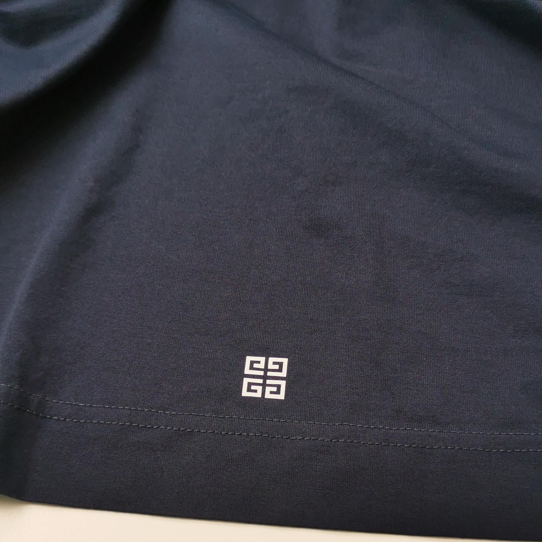 Givenchy Givenchy Men xl Short Sleeve Shirts Size US XL / EU 56 / 4 - 4 Thumbnail