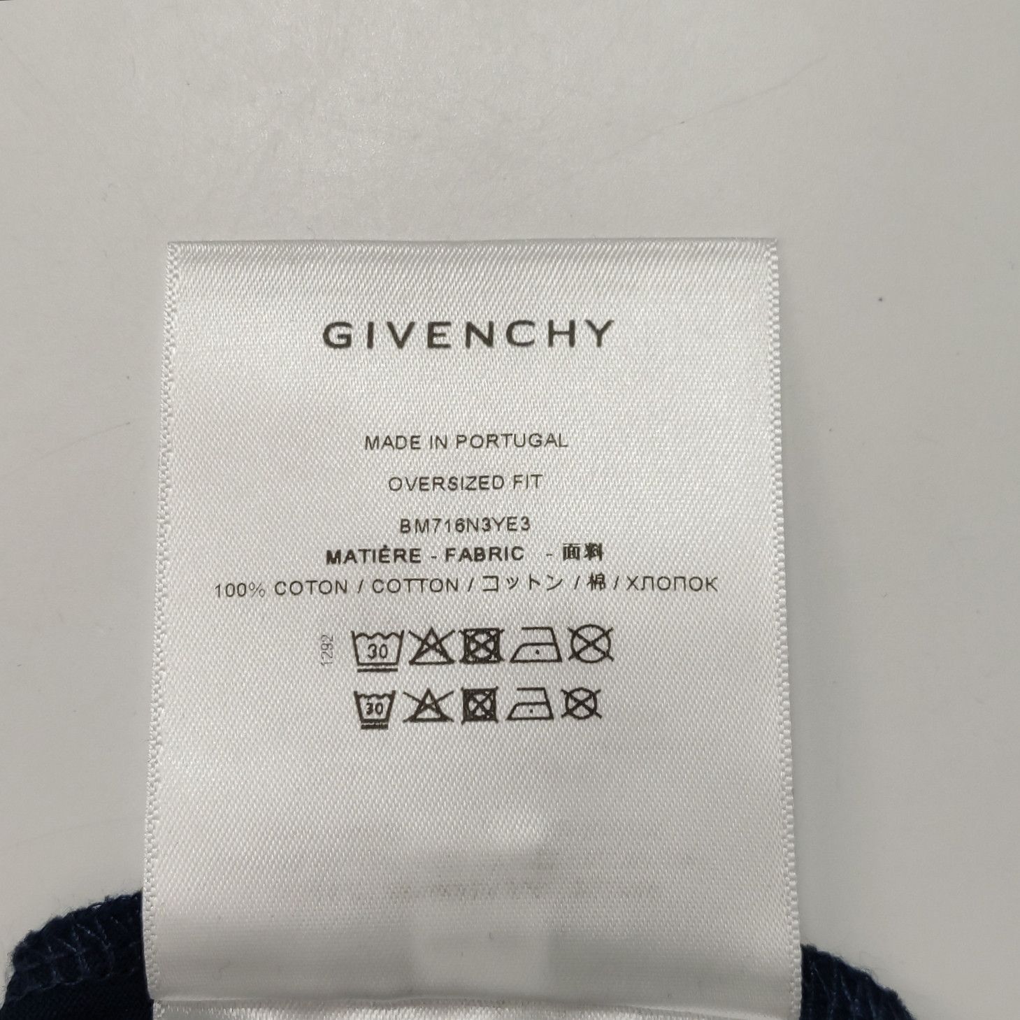 Givenchy Givenchy Men xl Short Sleeve Shirts Size US XL / EU 56 / 4 - 9 Thumbnail