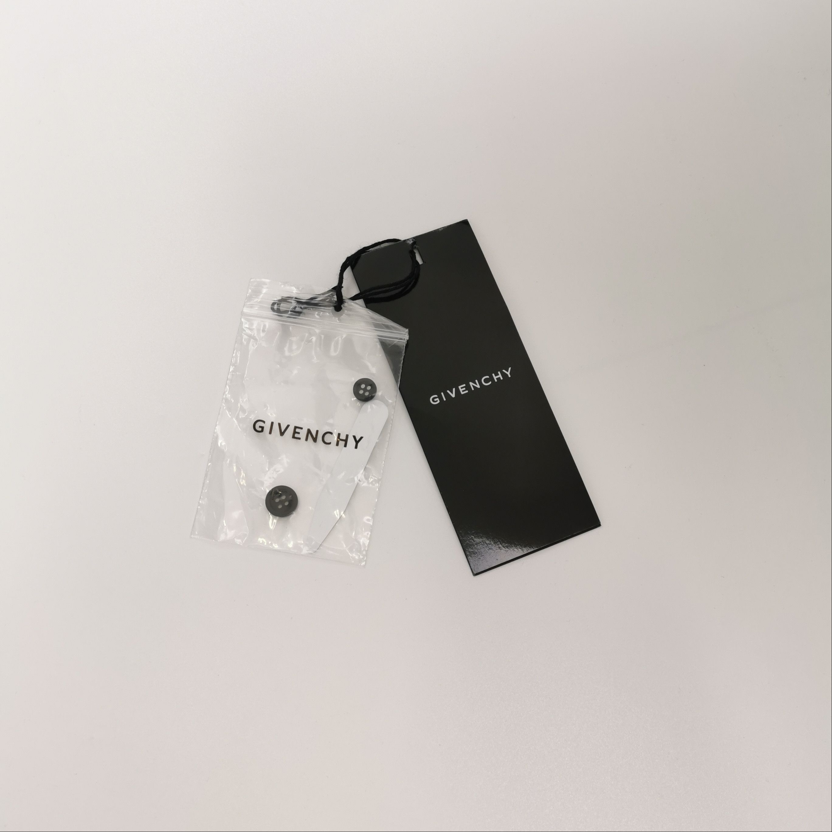 Givenchy Givenchy Men m Button Ups Size US M / EU 48-50 / 2 - 4 Thumbnail