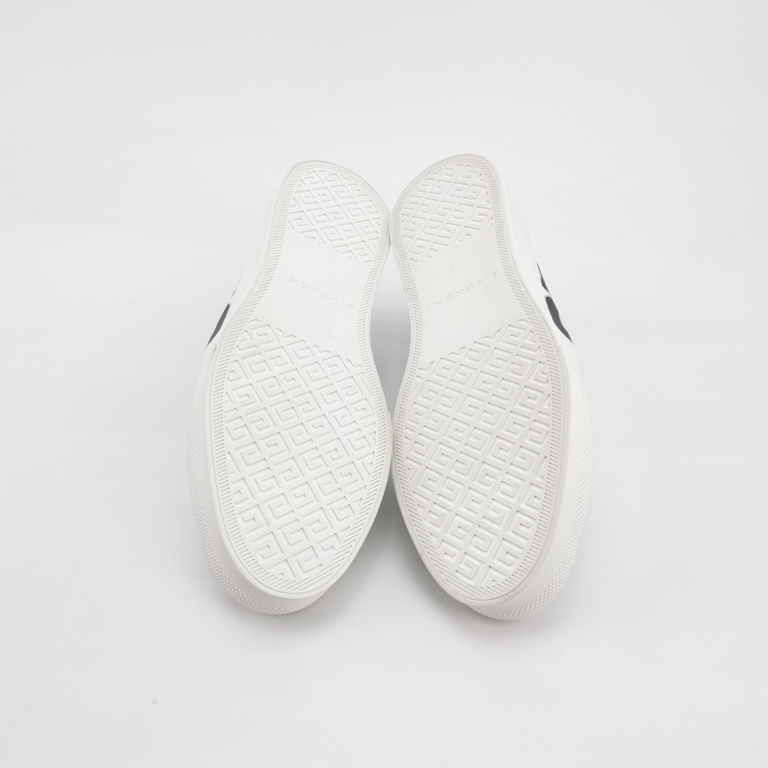 Givenchy Givenchy Men 6 Lowtop Sneakers Size US 6 / EU 39 - 5 Thumbnail