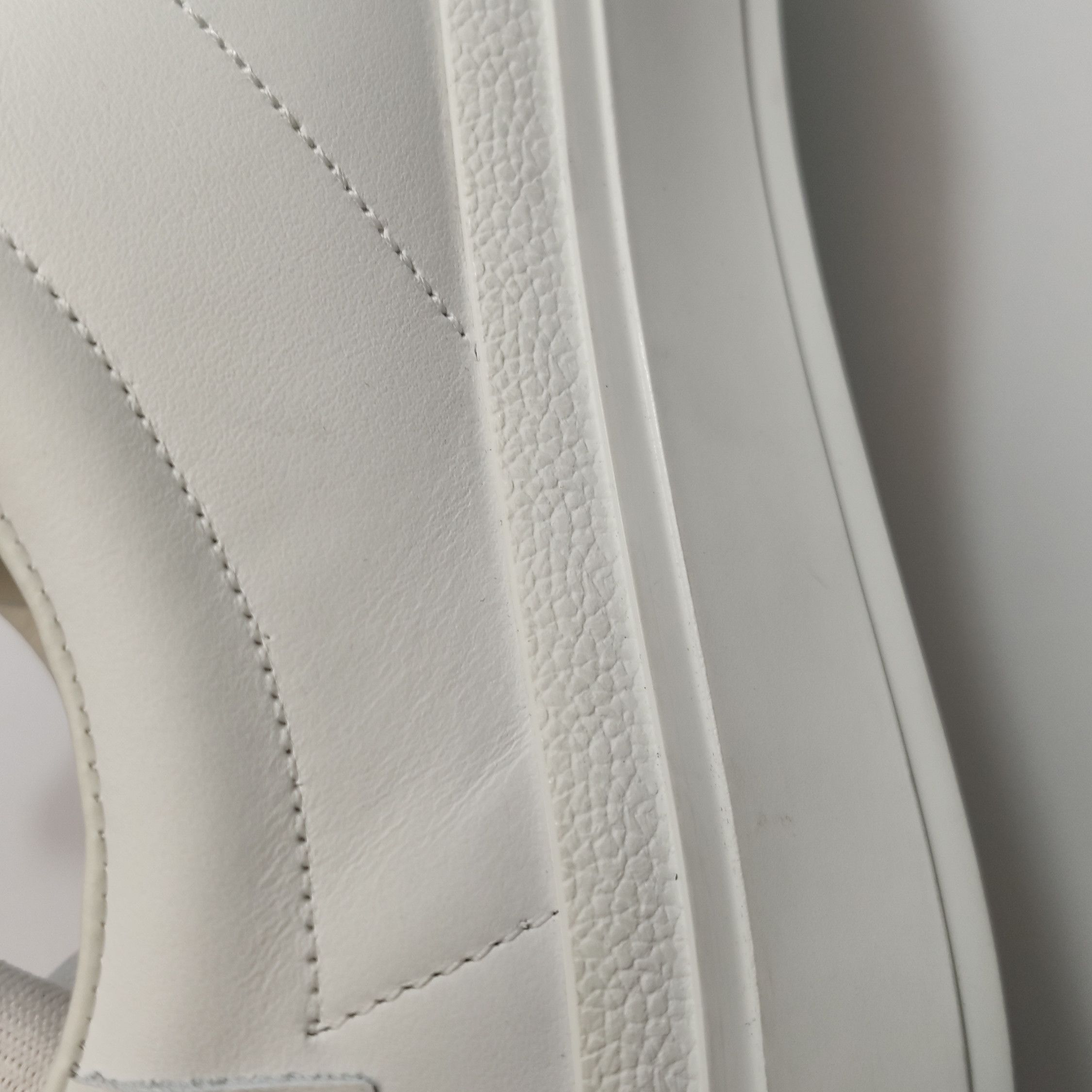 Givenchy Givenchy Men 6 Lowtop Sneakers Size US 6 / EU 39 - 7 Thumbnail