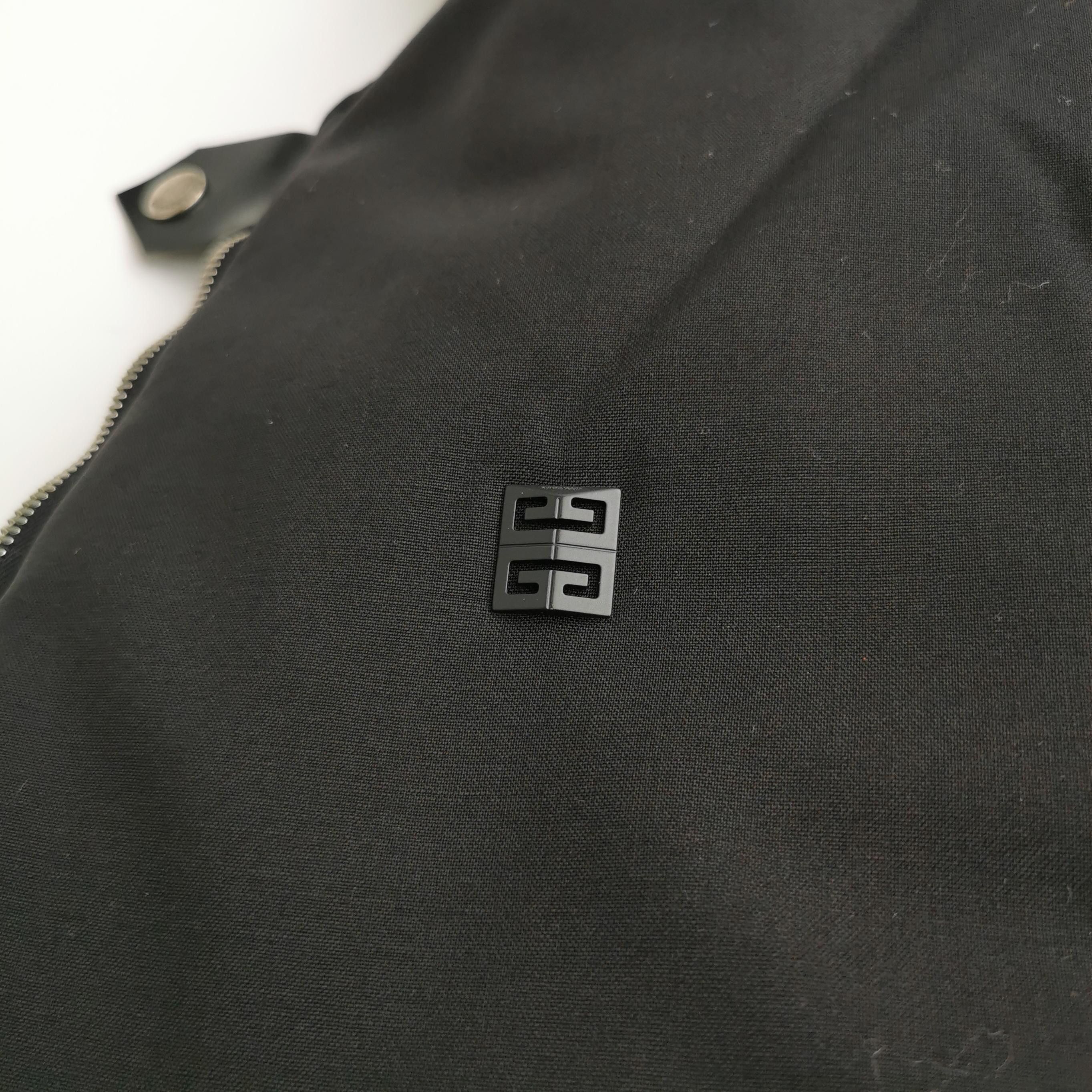 Givenchy Givenchy Men m Heavy Coats Size US M / EU 48-50 / 2 - 5 Thumbnail