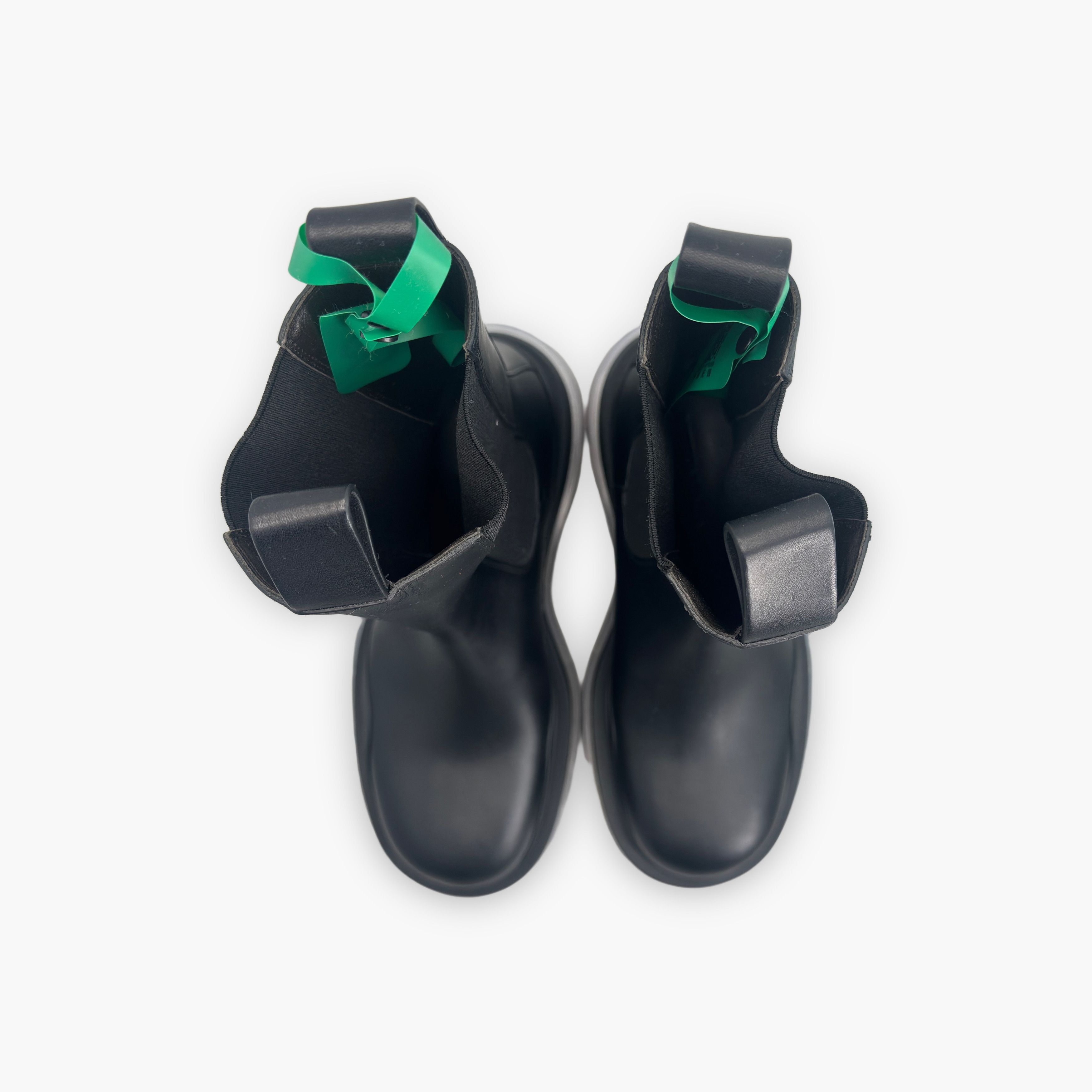 Bottega Veneta Bottega Veneta Black Leather Tire Chelsea Boots Size 39 Size US 9 / IT 39 - 9 Thumbnail