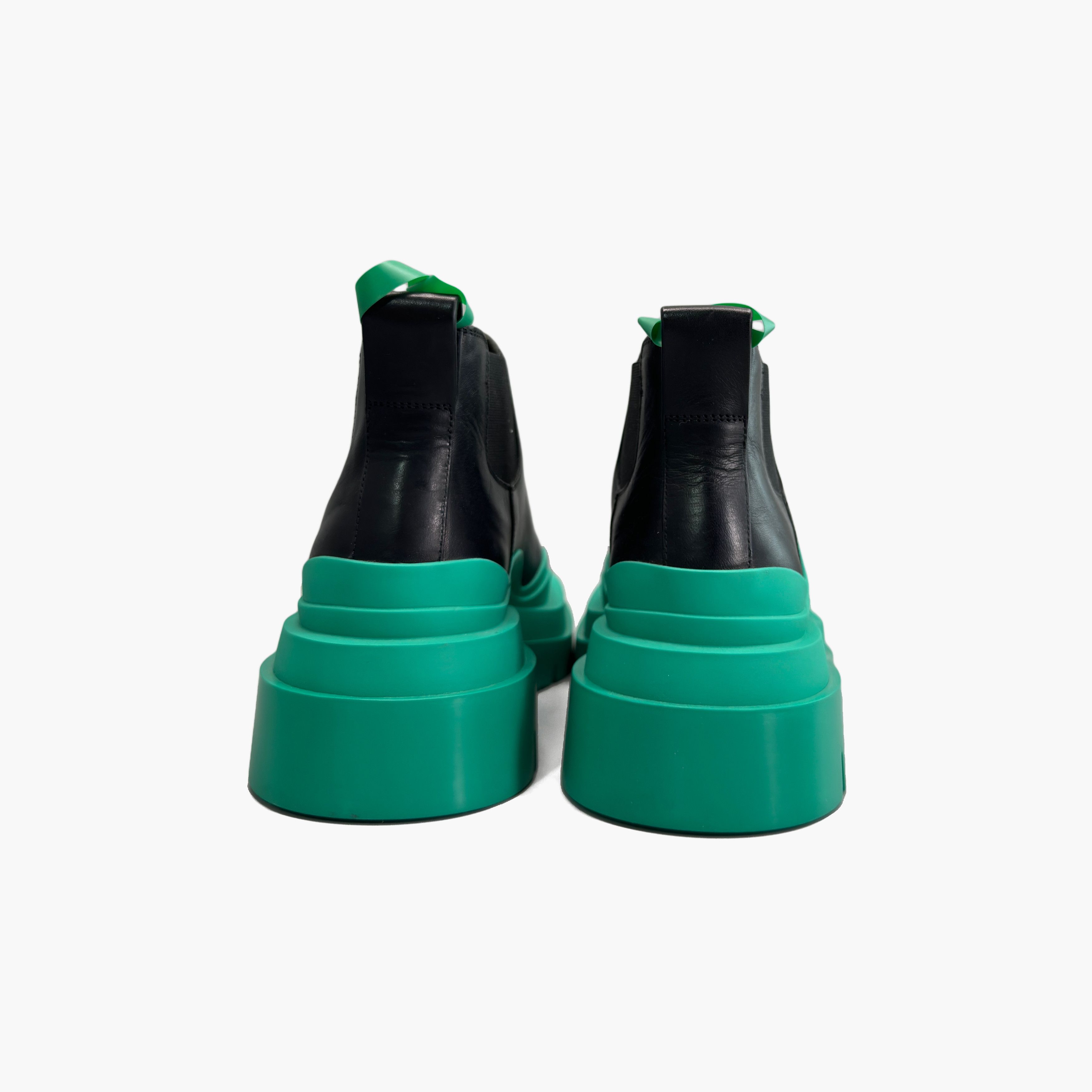 Bottega Veneta Bottega Veneta Green Sole Tire Chelsea Boots Size 37 Size US 7 / IT 37 - 6 Thumbnail