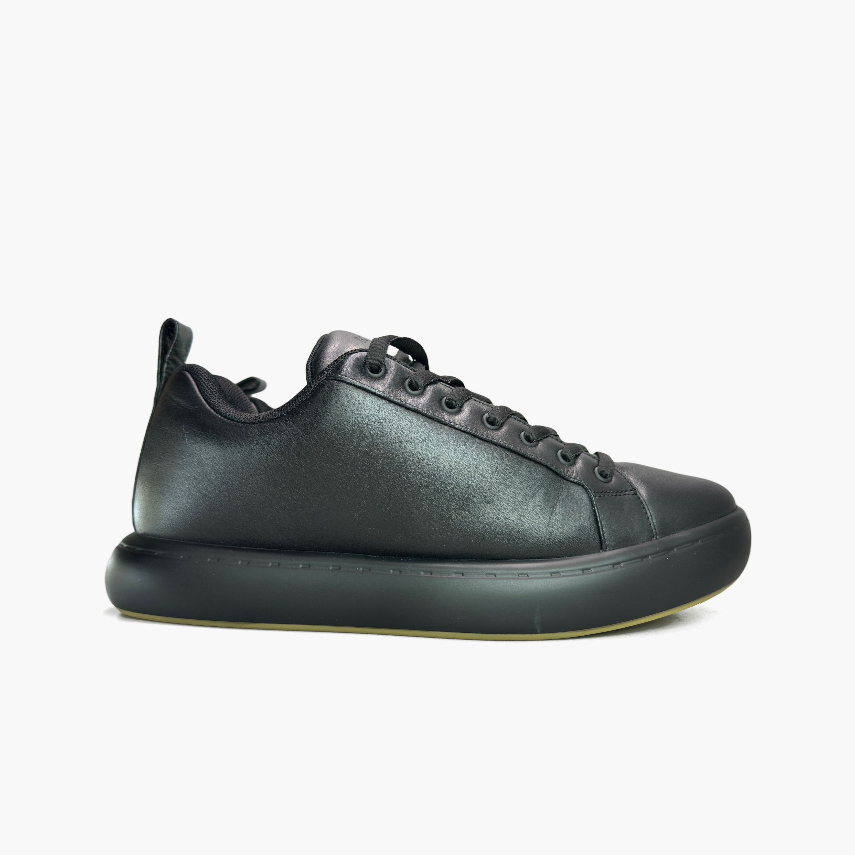 Bottega Veneta Bottega Veneta Pillow Low-Top Sneakers Size 12 Size US 12 / EU 45 - 4 Thumbnail