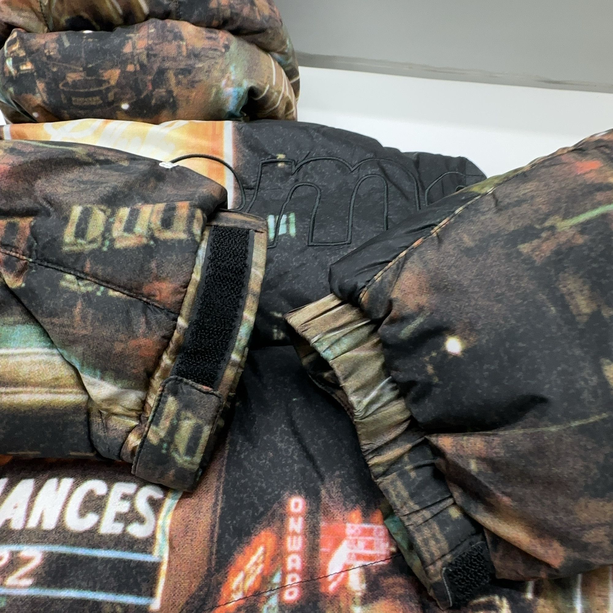 Supreme Supreme x The North Face Graphic Puffer Jacket Size L Size US L / EU 52-54 / 3 - 7 Thumbnail