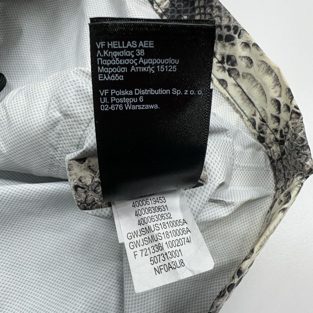 Supreme Supreme x The North Face Snakeskin Coaches Jacket Size L Size US L / EU 52-54 / 3 - 4 Thumbnail