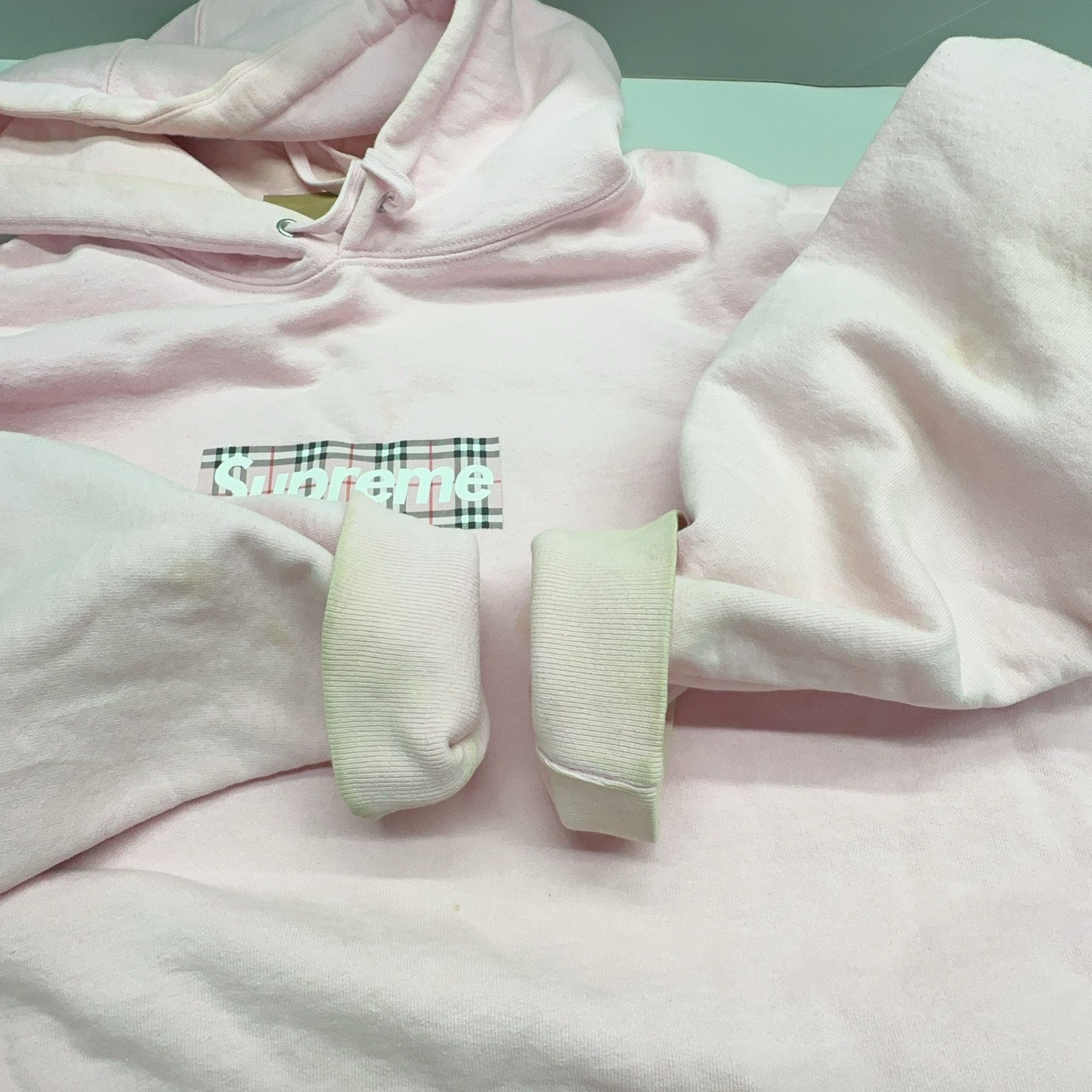Supreme Supreme x Burberry Box Logo Hoodie Size M Size US M / EU 48-50 / 2 - 11 Thumbnail