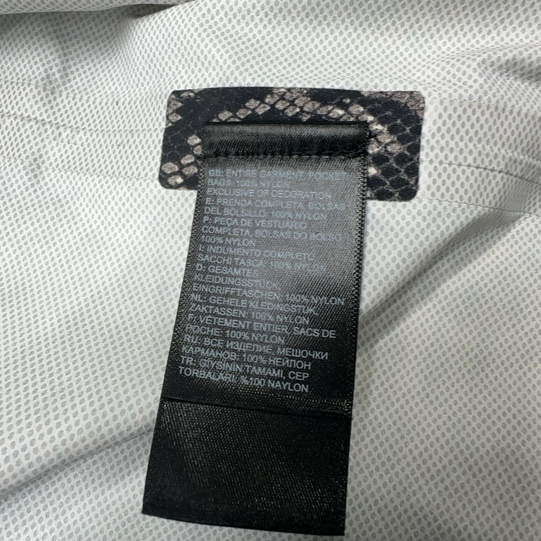 Supreme Supreme x The North Face Snakeskin Coach Jacket L Size US L / EU 52-54 / 3 - 4 Thumbnail