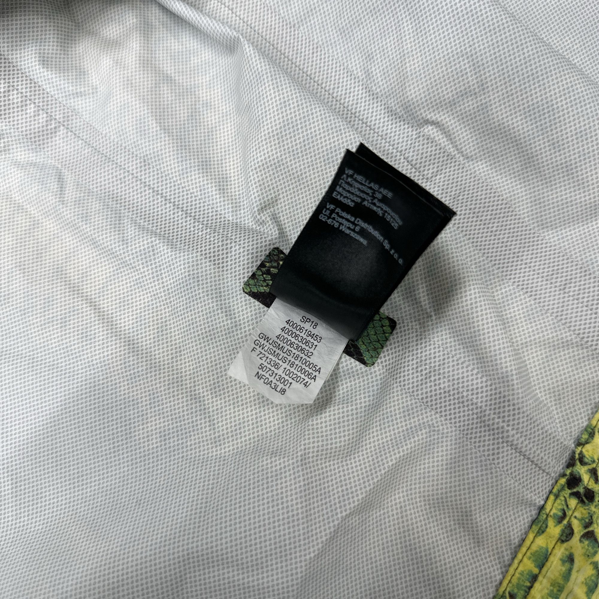 Supreme Supreme x The North Face Snakeskin Coaches Jacket Size M Size US M / EU 48-50 / 2 - 5 Thumbnail