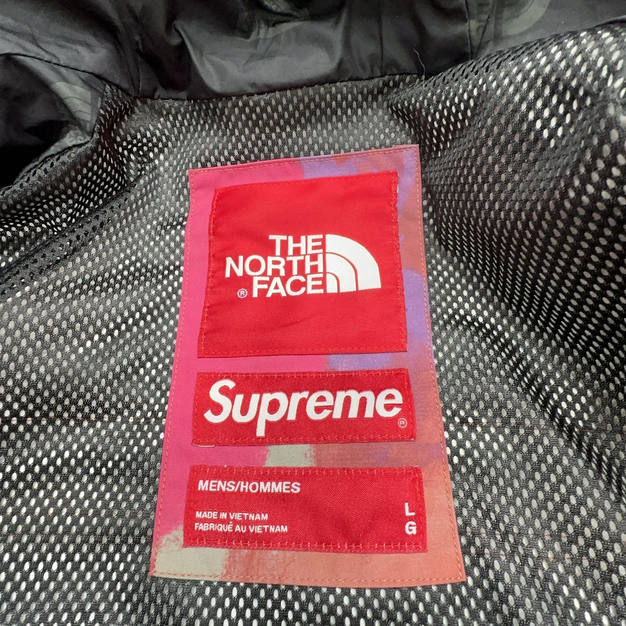 Supreme Supreme x The North Face Tie-Dye Jacket Size L Size US L / EU 52-54 / 3 - 3 Thumbnail