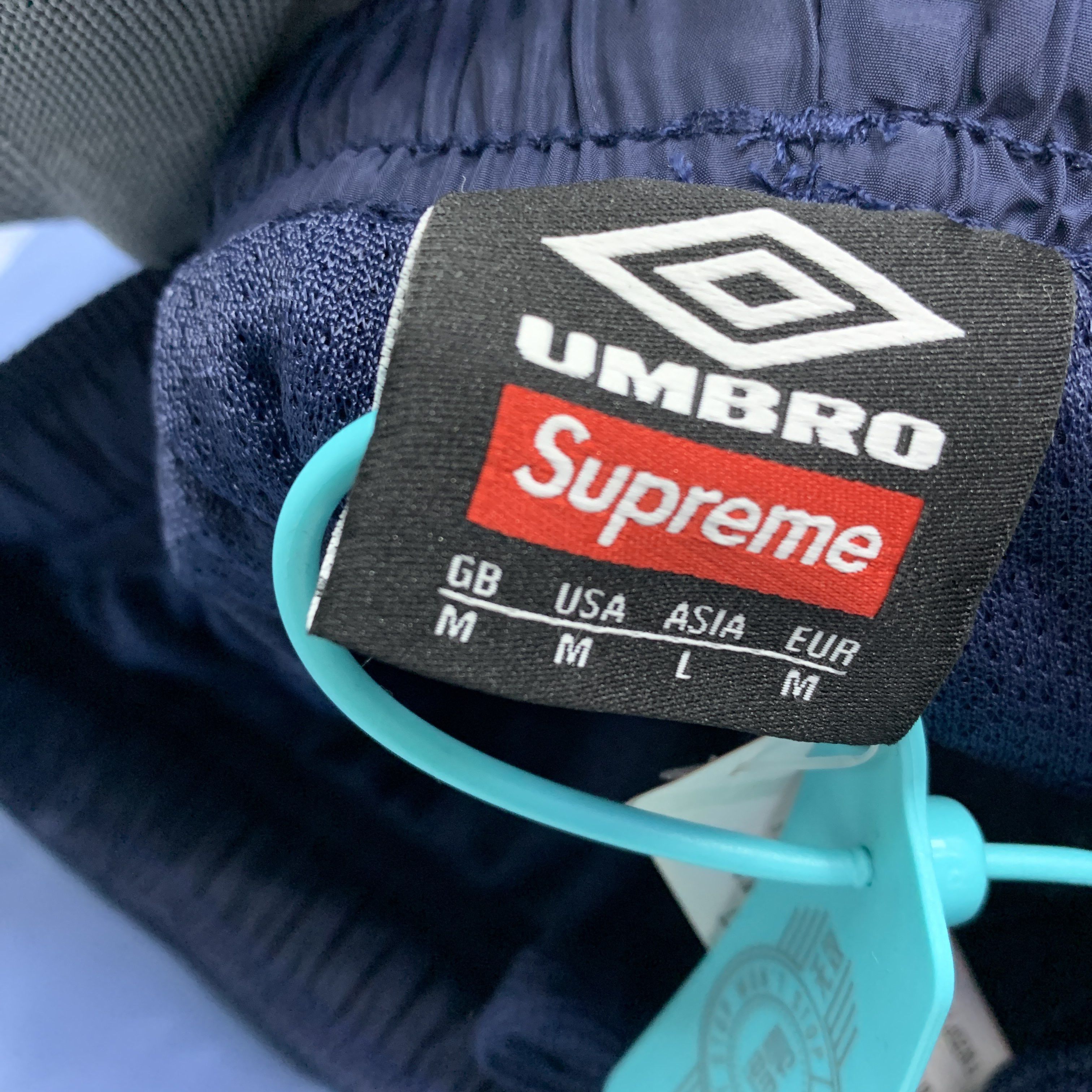 Supreme × Umbro Supreme x Umbro Gradient Track Pants Size M Size US 32 / EU 48 - 2 Thumbnail