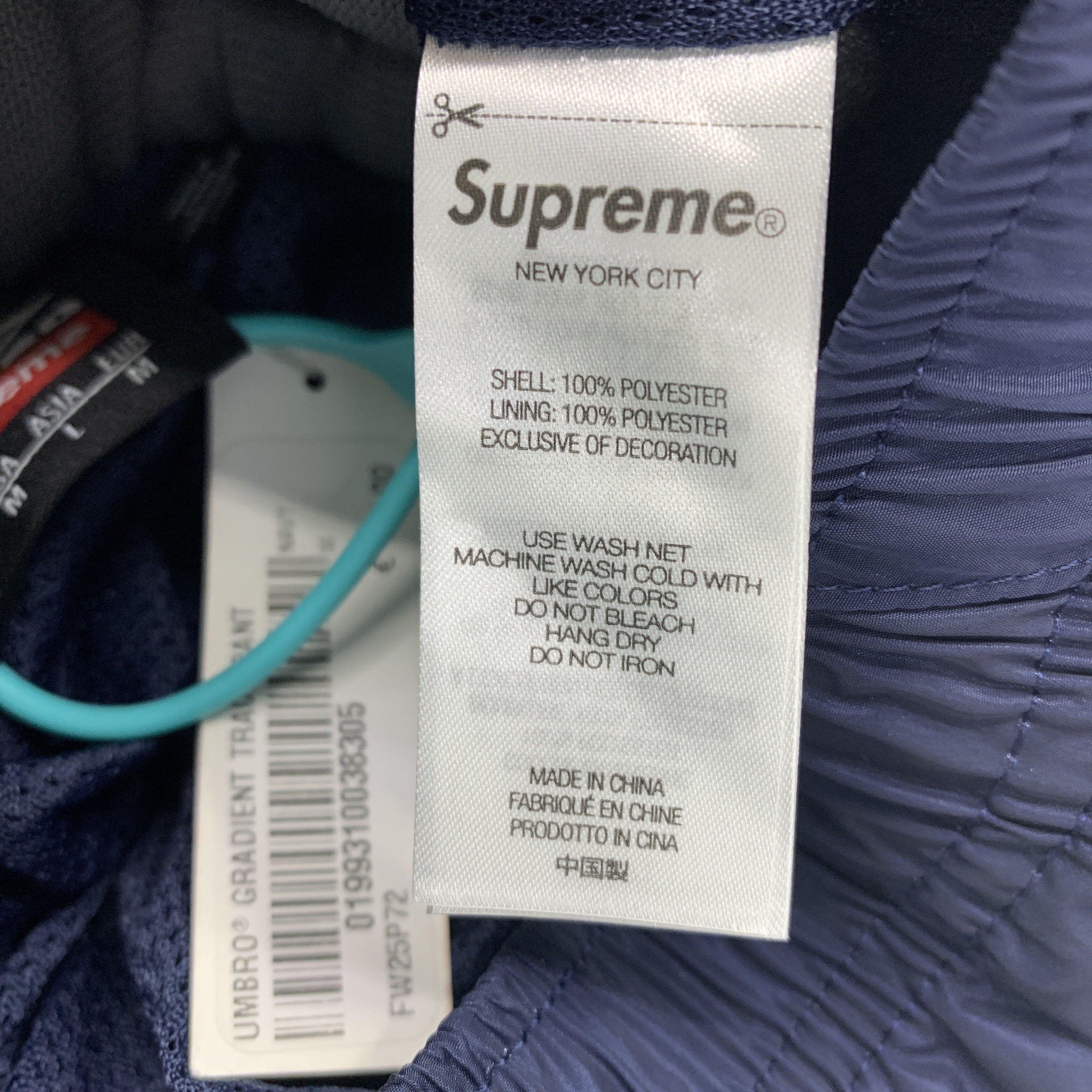 Supreme × Umbro Supreme x Umbro Gradient Track Pants Size M Size US 32 / EU 48 - 4 Thumbnail