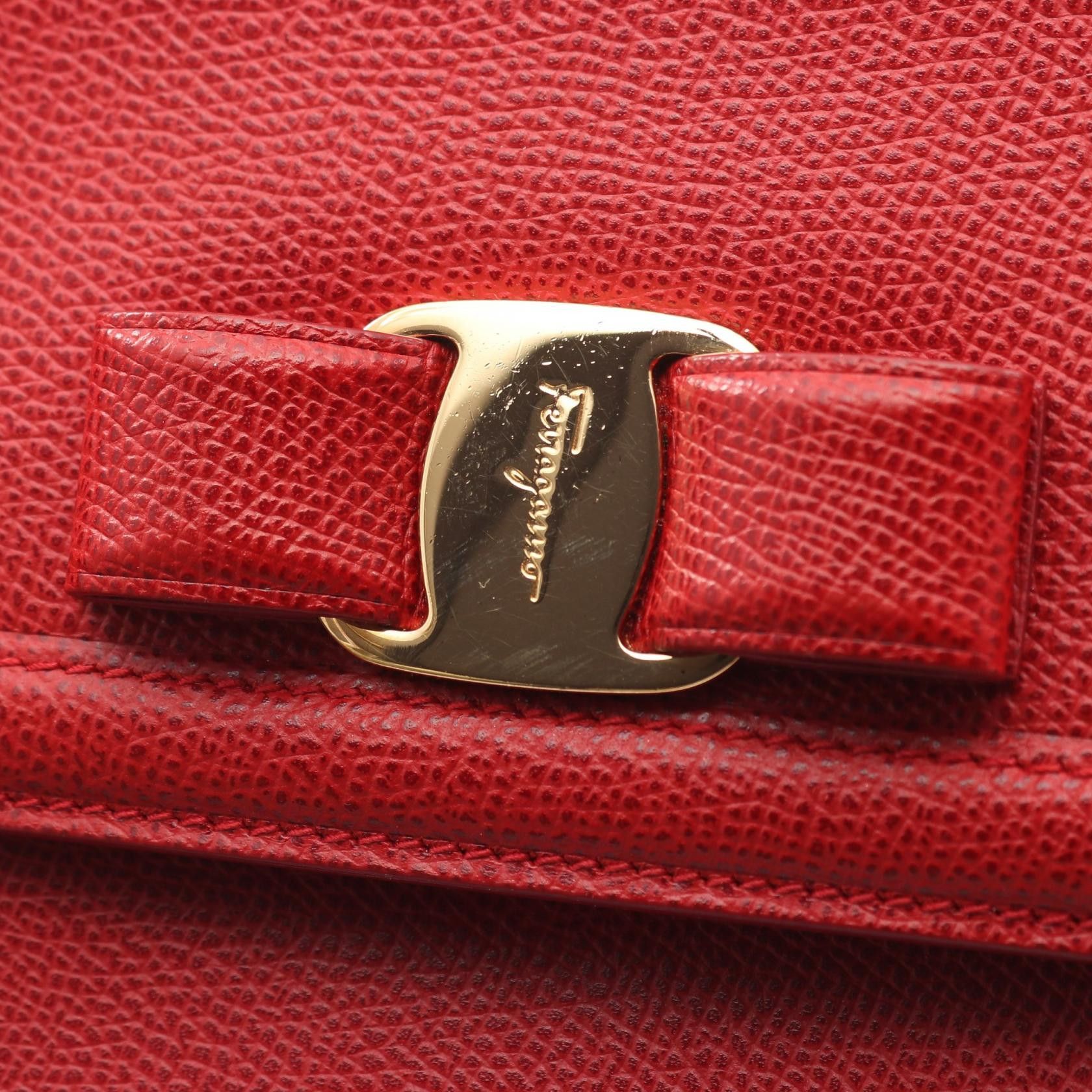 Salvatore Ferragamo Salvatore Ferragamo Salvatore Ferragamo Vara Ribbon Leather Shoulder Bag Leather Shoulder Bag 21G462 DUTY FREE for USA Size ONE SIZE - 6 Thumbnail