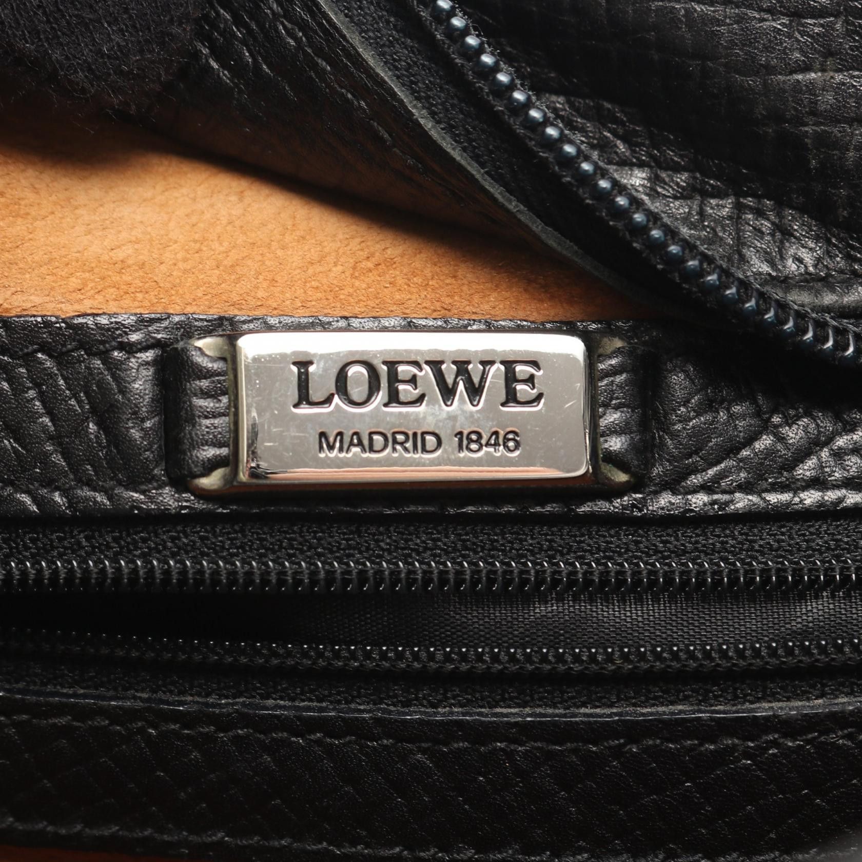 Loewe Loewe Loewe Leather Shoulder Bag Leather Shoulder Bag DUTY FREE for USA Size ONE SIZE - 4 Thumbnail