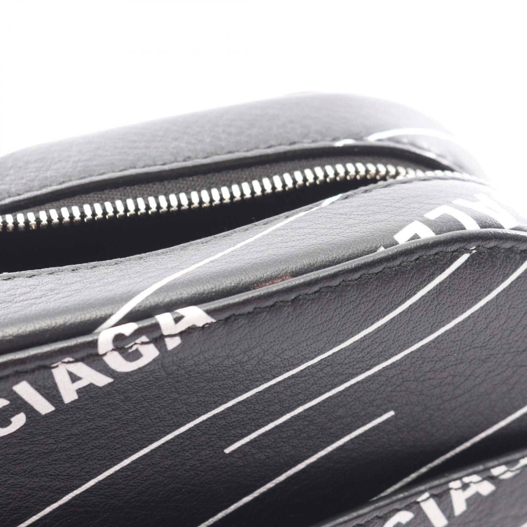 Balenciaga Balenciaga Balenciaga EVERYDAY CAMERA BAG S Leather Shoulder Bag Leather Shoulder Bag 552370 DUTY FREE for USA Size ONE SIZE - 8 Thumbnail