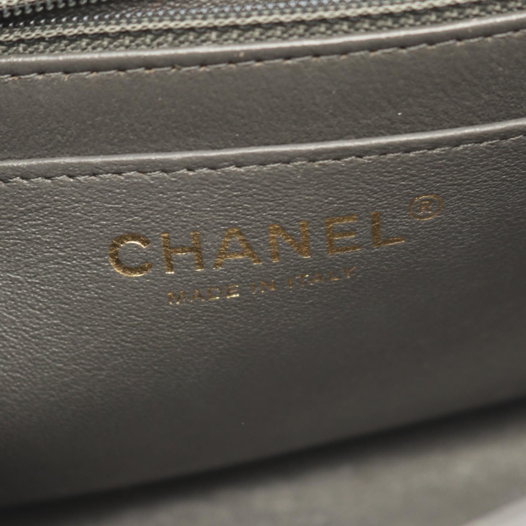 Chanel Chanel CHANEL Mini Matelasse Lambskin Shoulder Bag Leather Shoulder Bag A35200 DUTY FREE for USA Size ONE SIZE - 4 Thumbnail