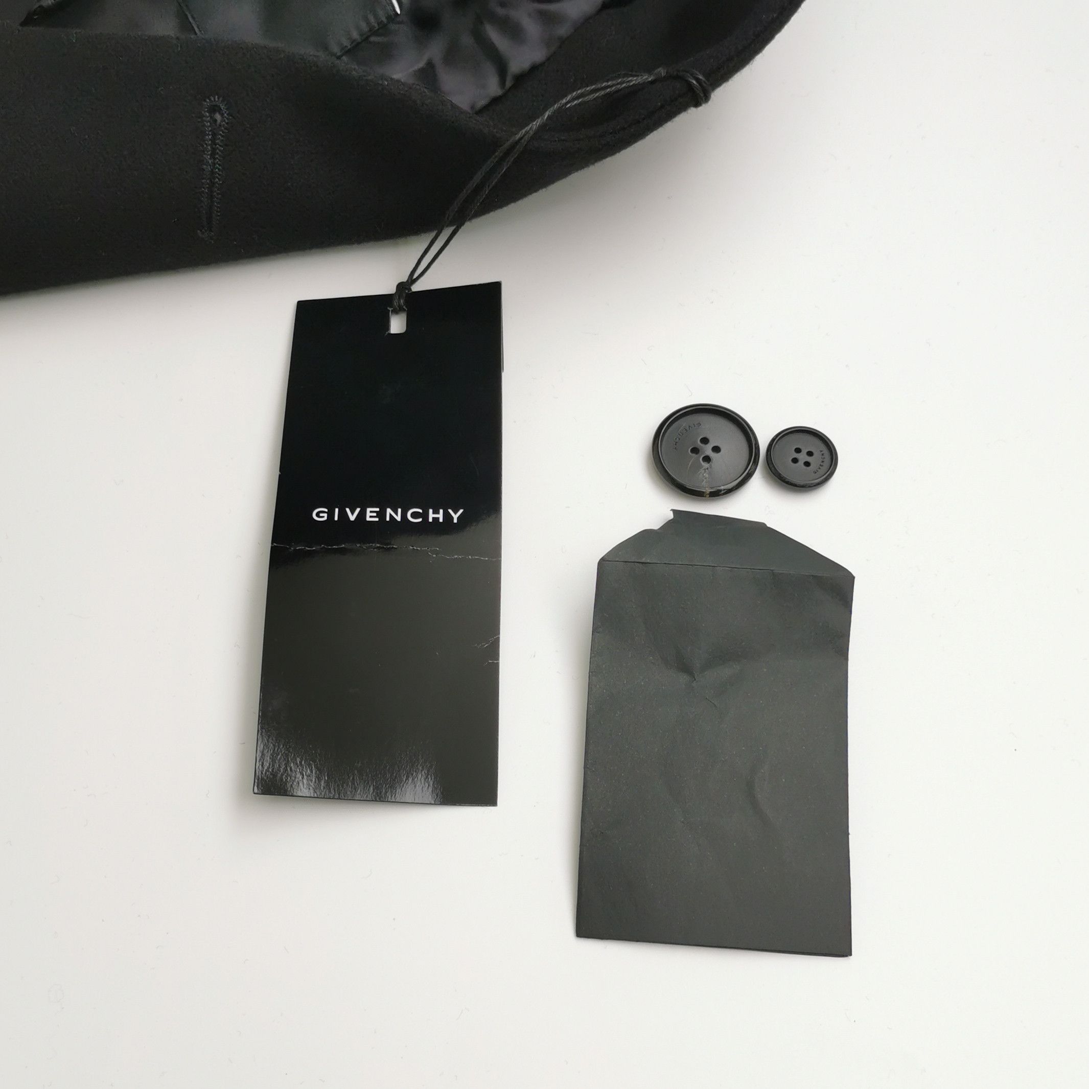 Givenchy Givenchy Men m Heavy Coats Size US M / EU 48-50 / 2 - 5 Thumbnail