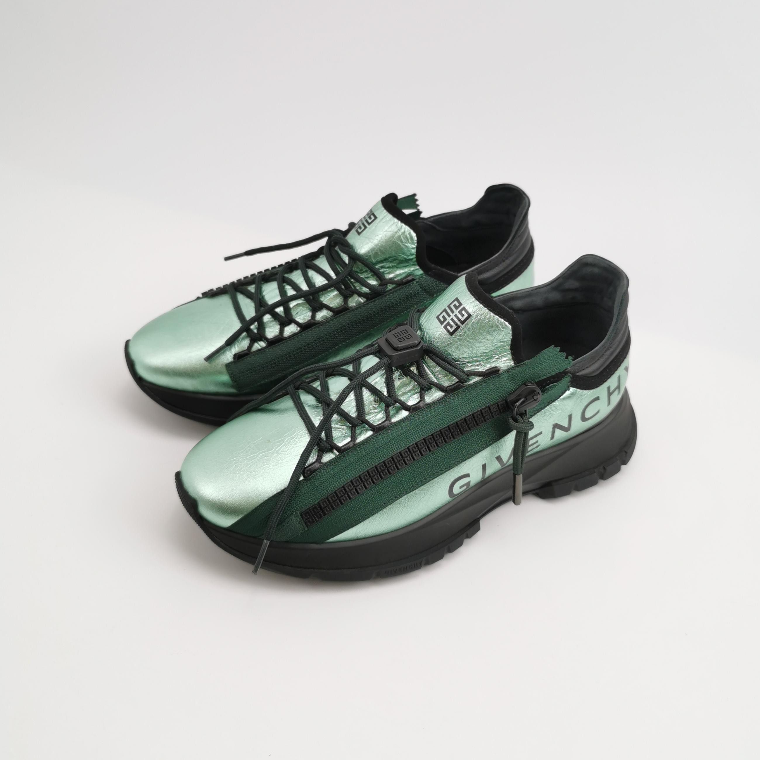 Givenchy Givenchy Men 6 Lowtop Sneakers Size US 6 / EU 39 - 2 Thumbnail