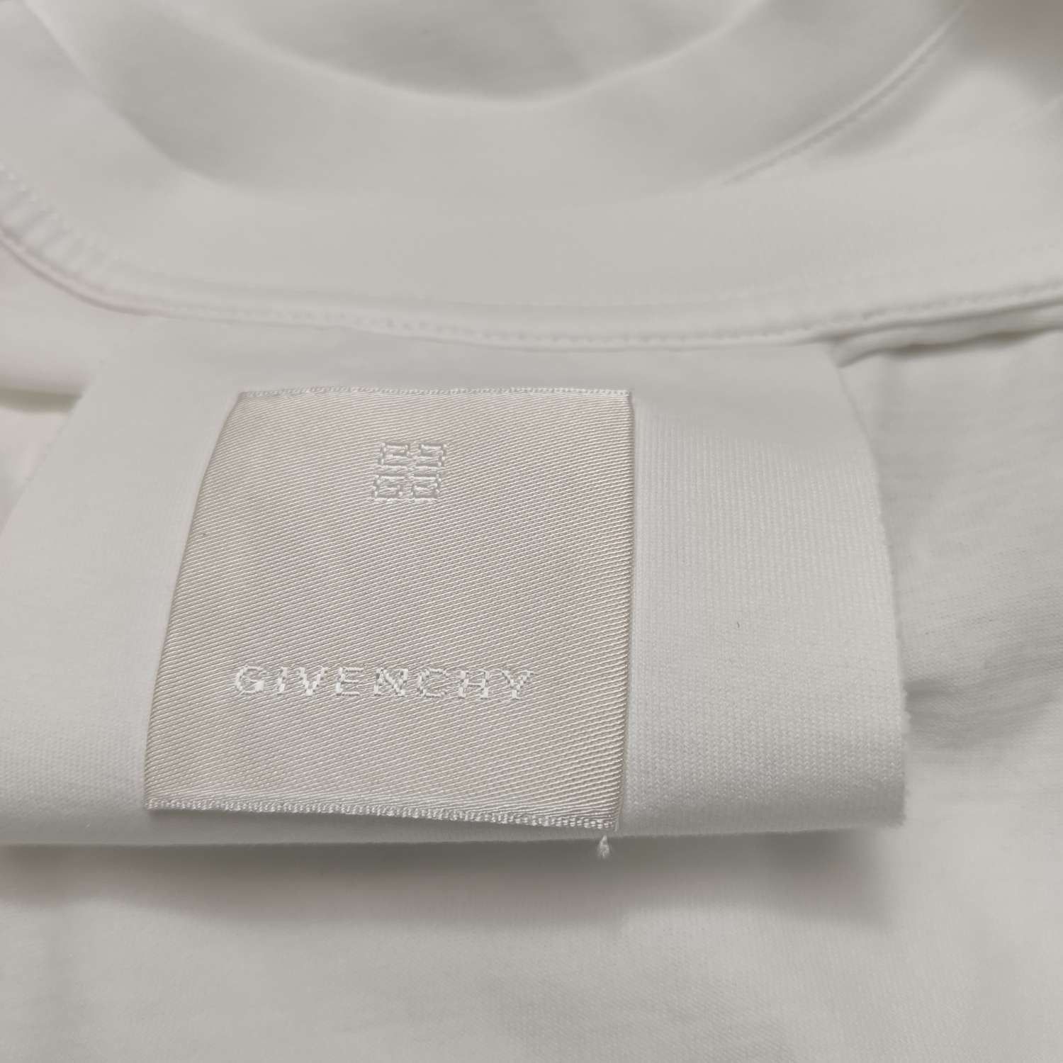 Givenchy Givenchy Men xl Short Sleeve Shirts Size US XL / EU 56 / 4 - 5 Thumbnail