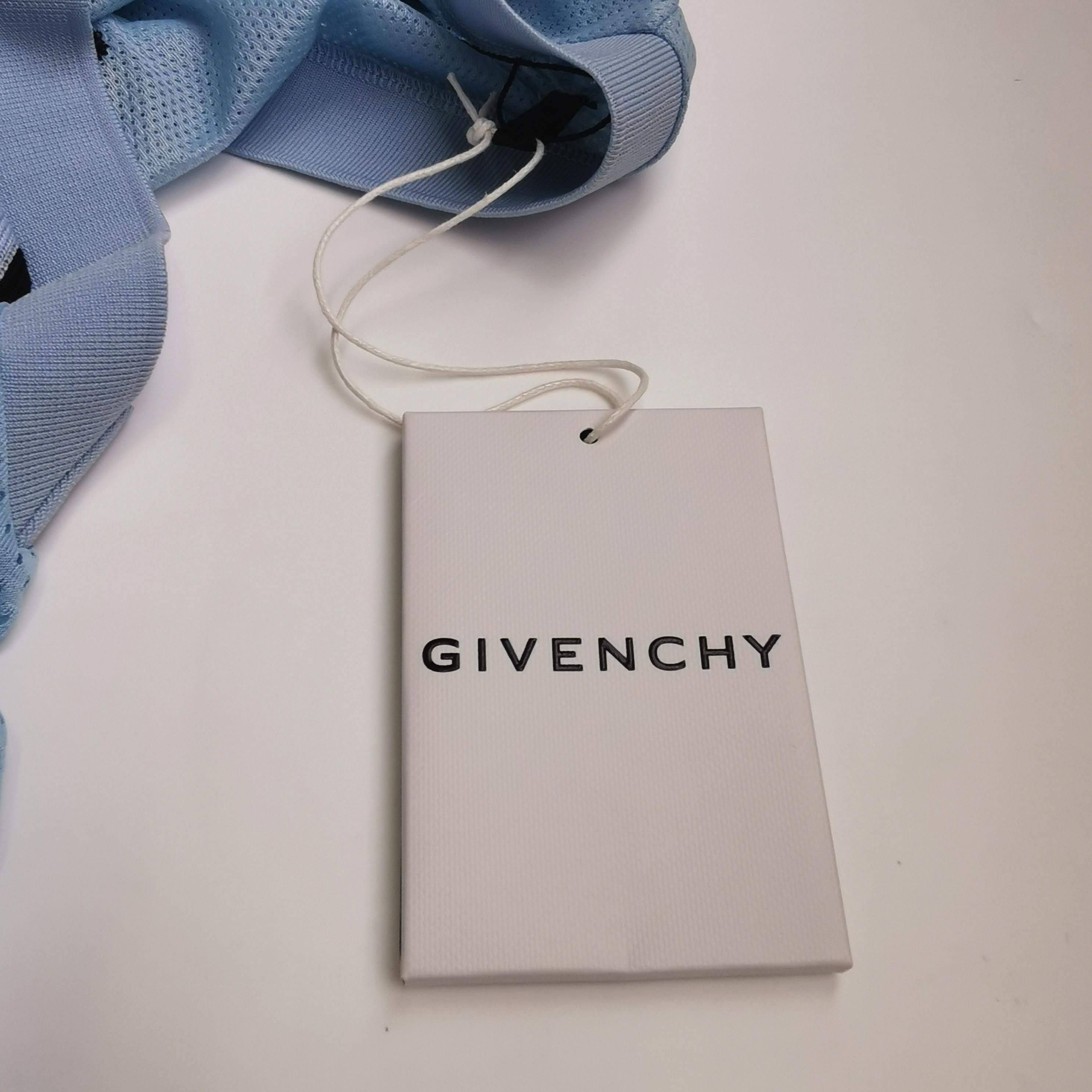 Givenchy Givenchy Men m Sleeveless Size US M / EU 48-50 / 2 - 4 Thumbnail