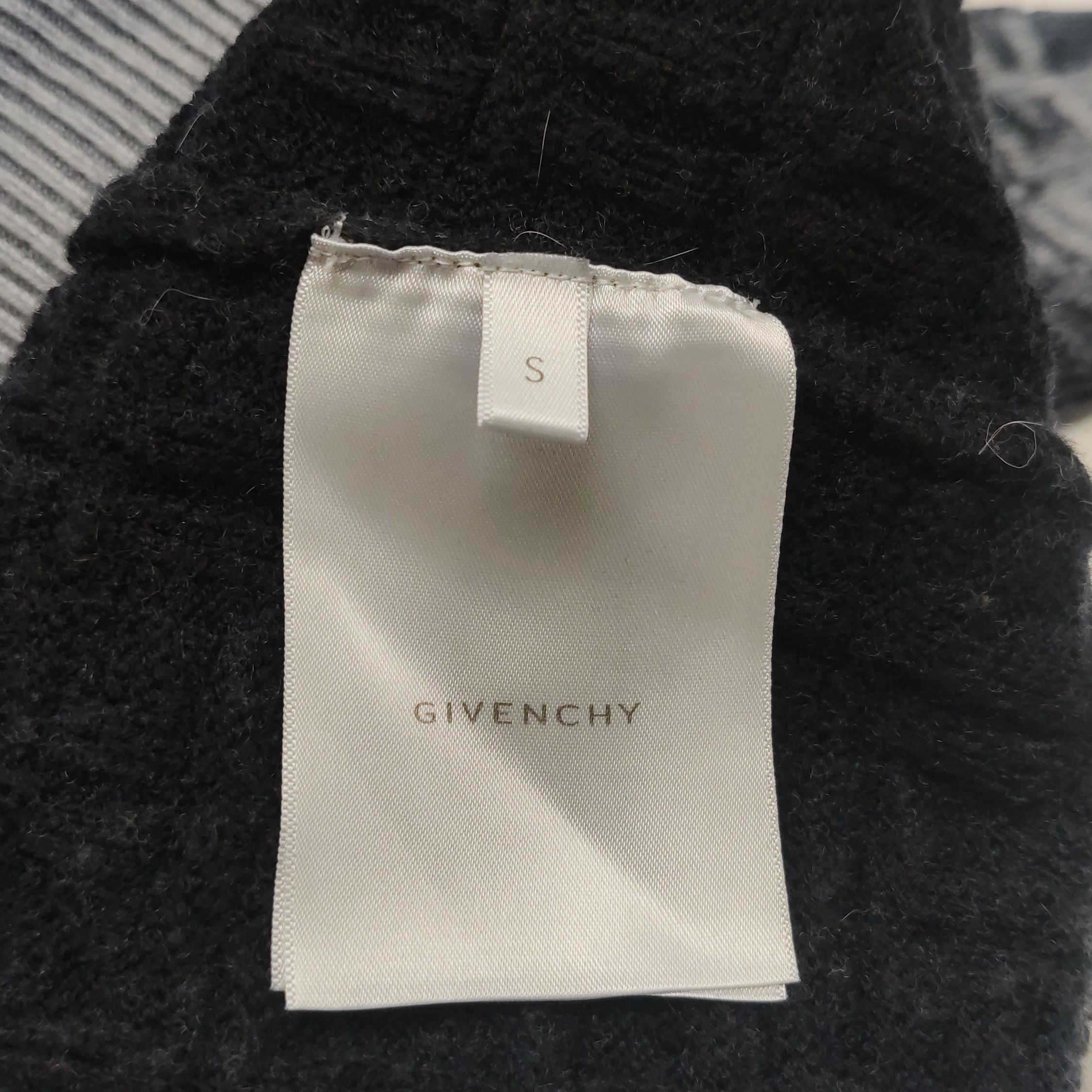 Givenchy Givenchy Men s Sweaters Knitwear Size US S / EU 44-46 / 1 - 7 Thumbnail