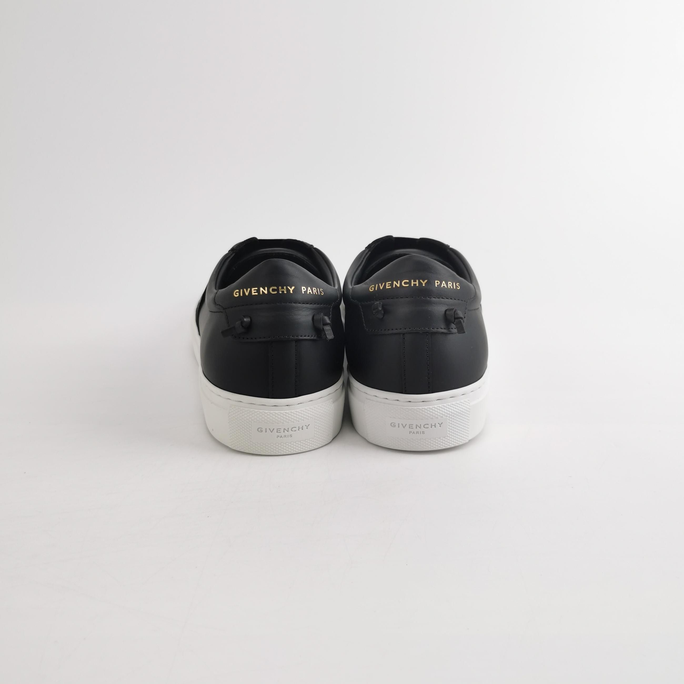 Givenchy Givenchy Men 8 Lowtop Sneakers Size US 8 / EU 41 - 4 Thumbnail