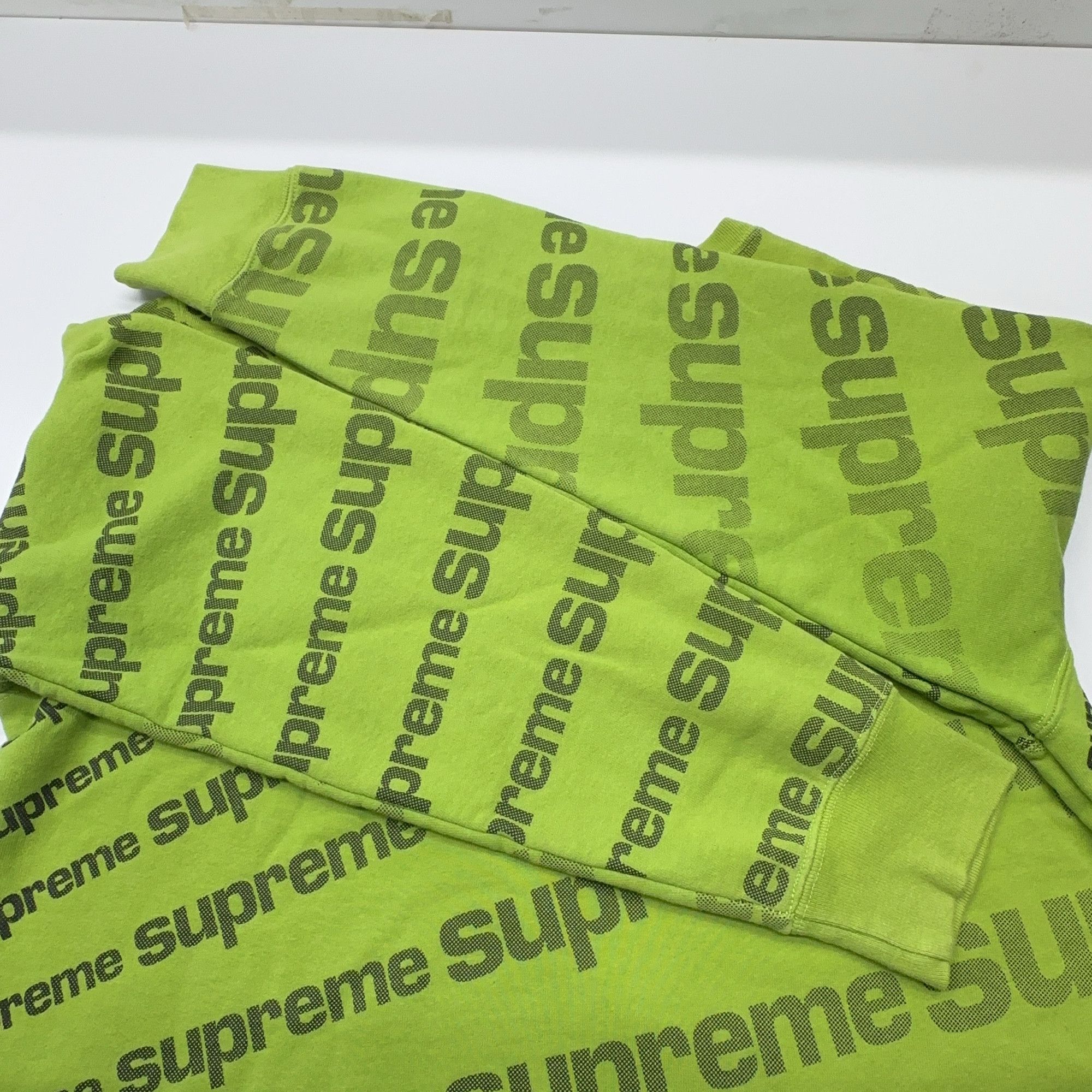 Supreme Supreme Radial Logo Crewneck Size M Size US M / EU 48-50 / 2 - 12 Thumbnail