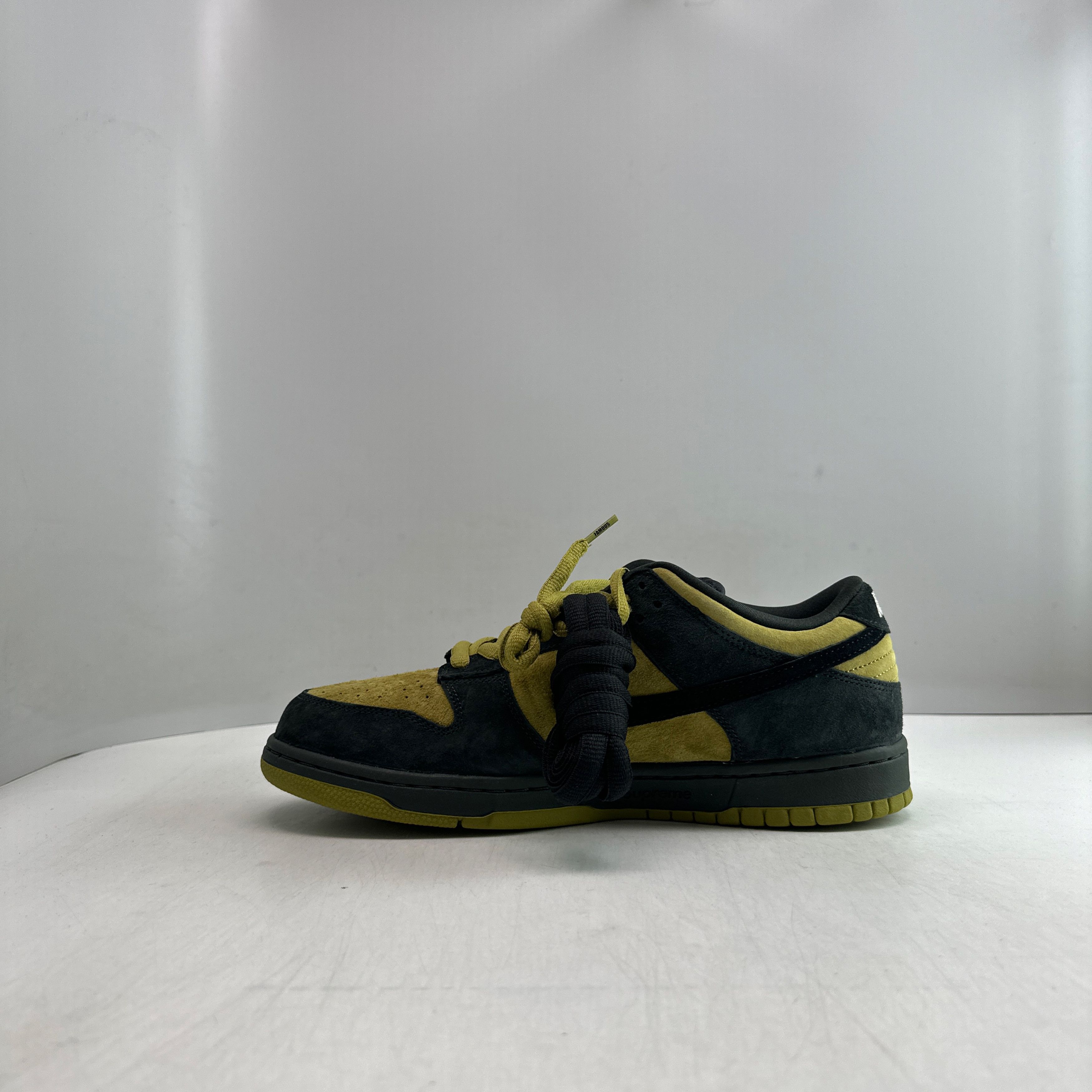 Nike Nike x Supreme SB Dunk Low Rammellzee Size 11 Size US 12 / EU 45 - 10 Thumbnail
