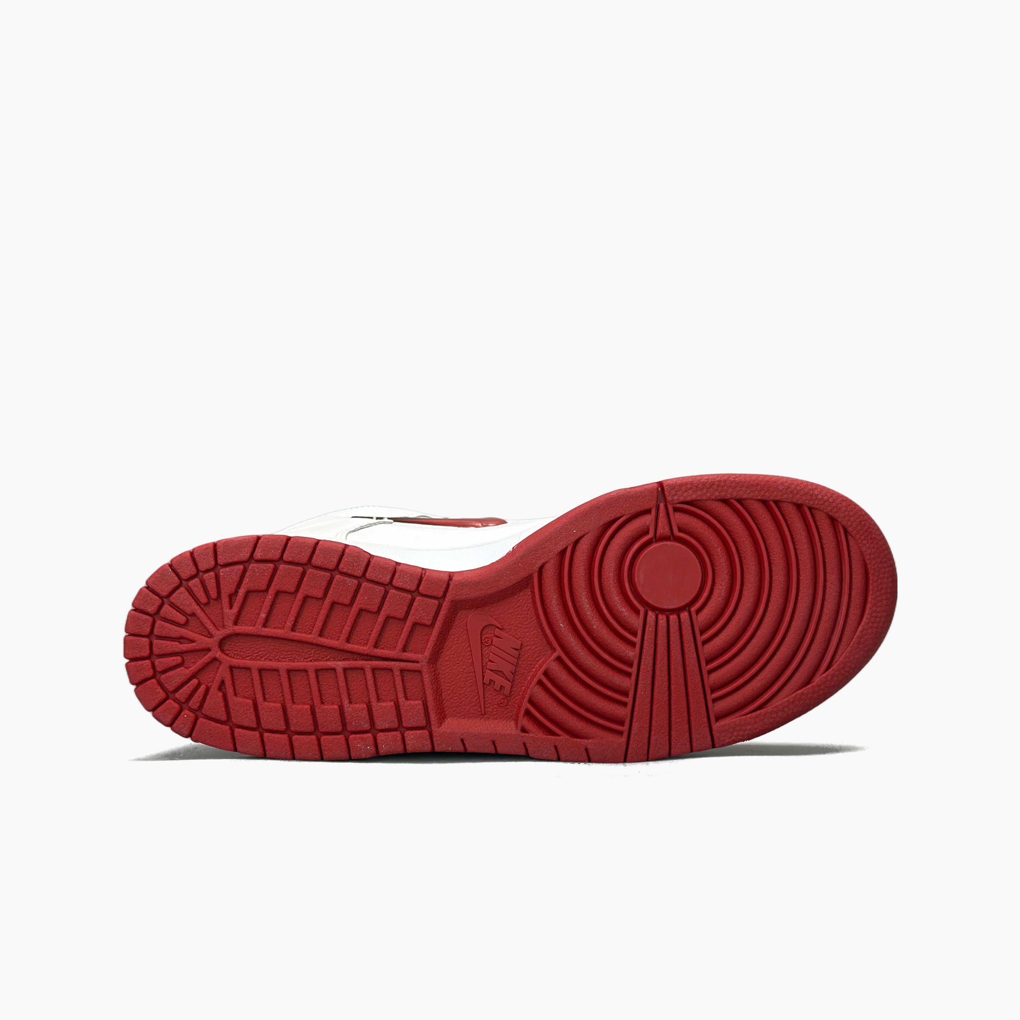 Nike Supreme x Nike Dunk SB Low Red Size 9.5 Size US 9.5 / EU 42-43 - 7 Thumbnail