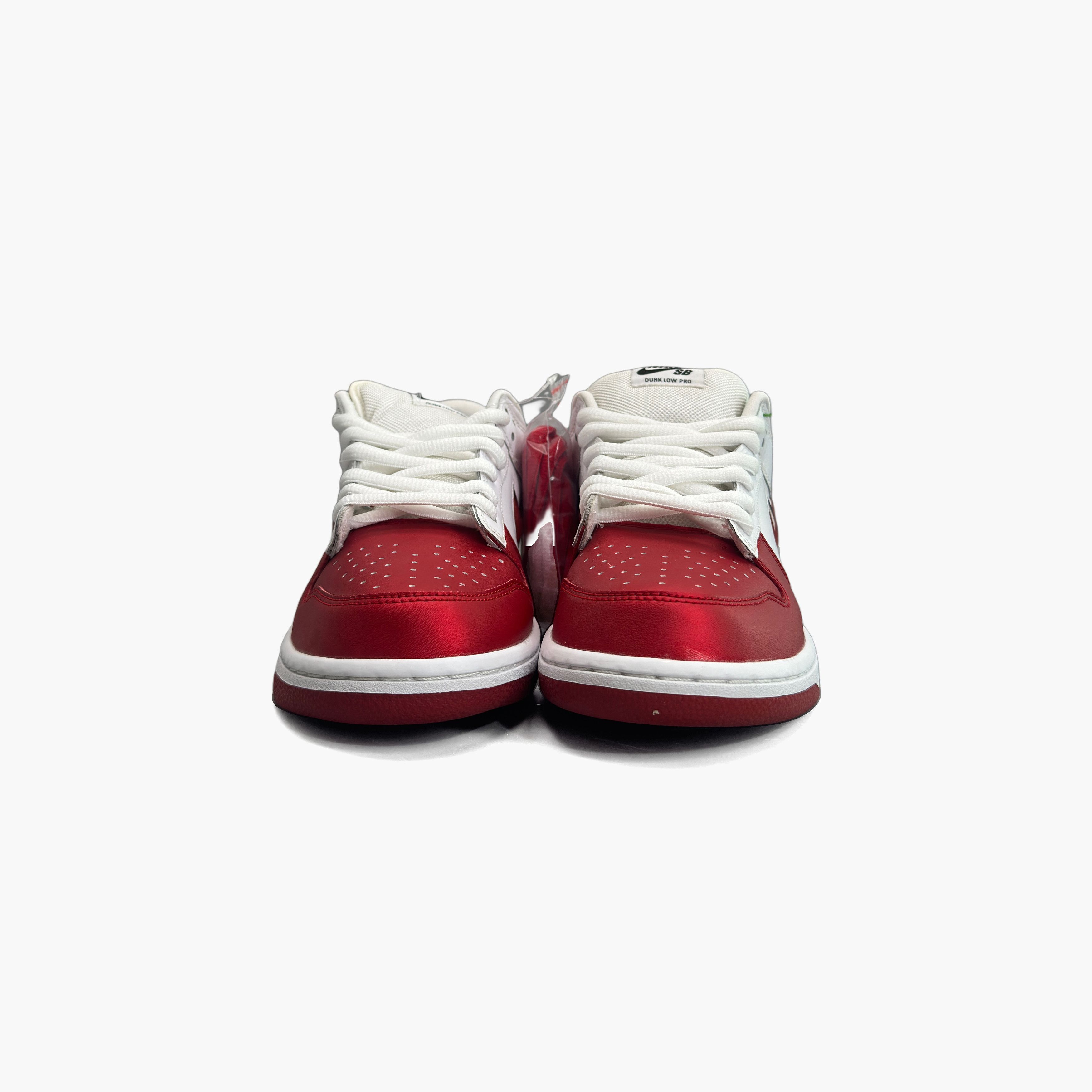 Nike Supreme x Nike Dunk SB Low Red Size 9.5 Size US 9.5 / EU 42-43 - 5 Thumbnail