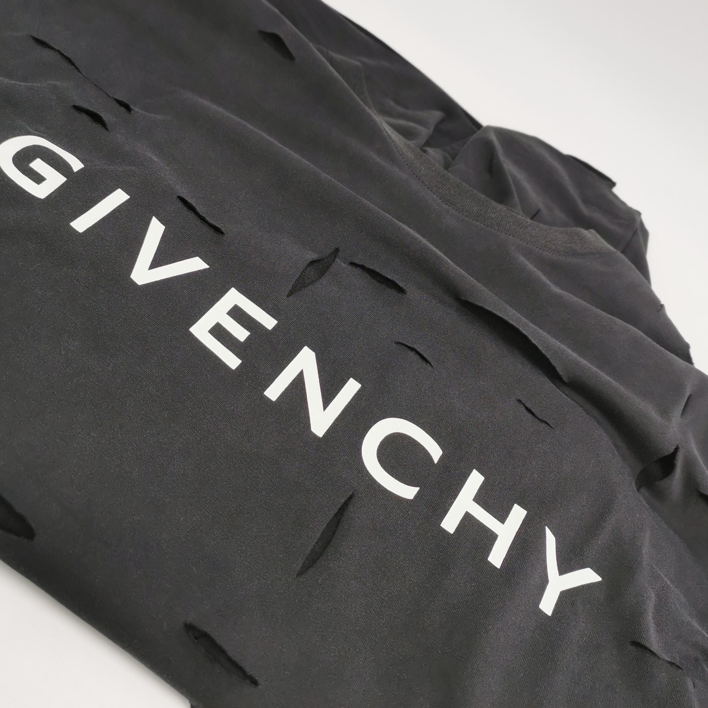 Givenchy Givenchy Men s Short Sleeve Shirts Size US S / EU 44-46 / 1 - 3 Thumbnail