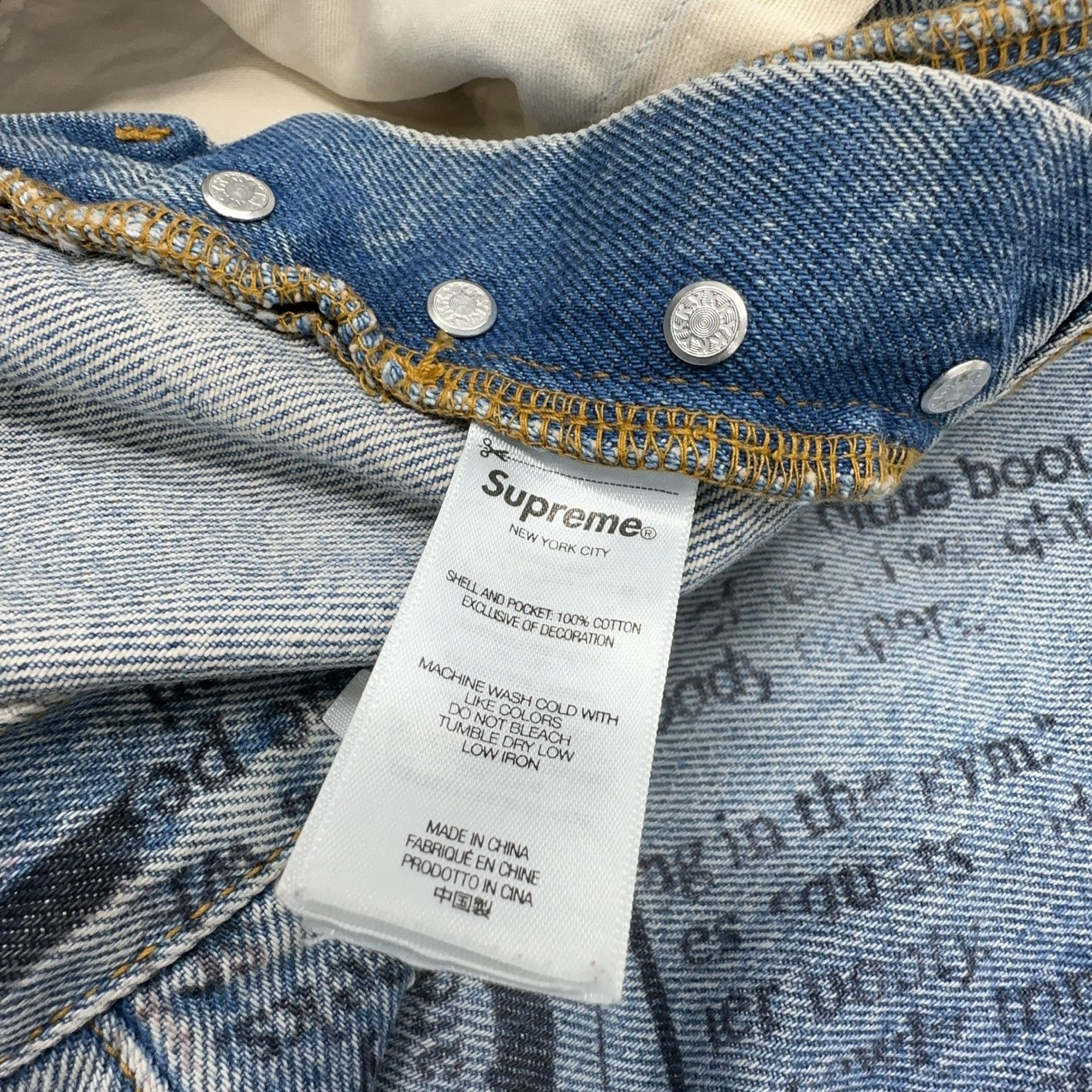 Supreme Supreme Newspaper Print Jeans Size 34 Size US 34 / EU 50 - 4 Thumbnail