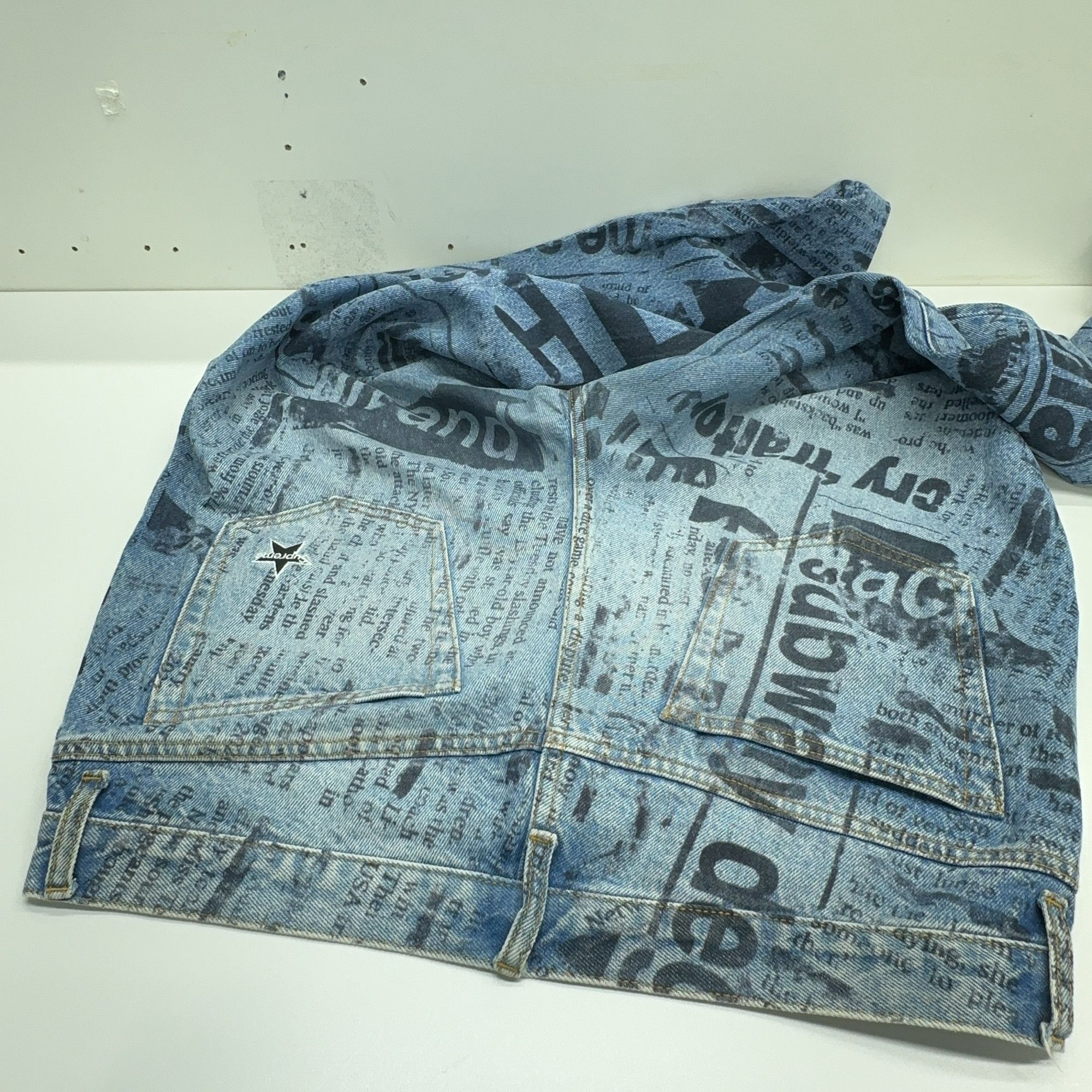 Supreme Supreme Newspaper Print Jeans Size 34 Size US 34 / EU 50 - 10 Thumbnail