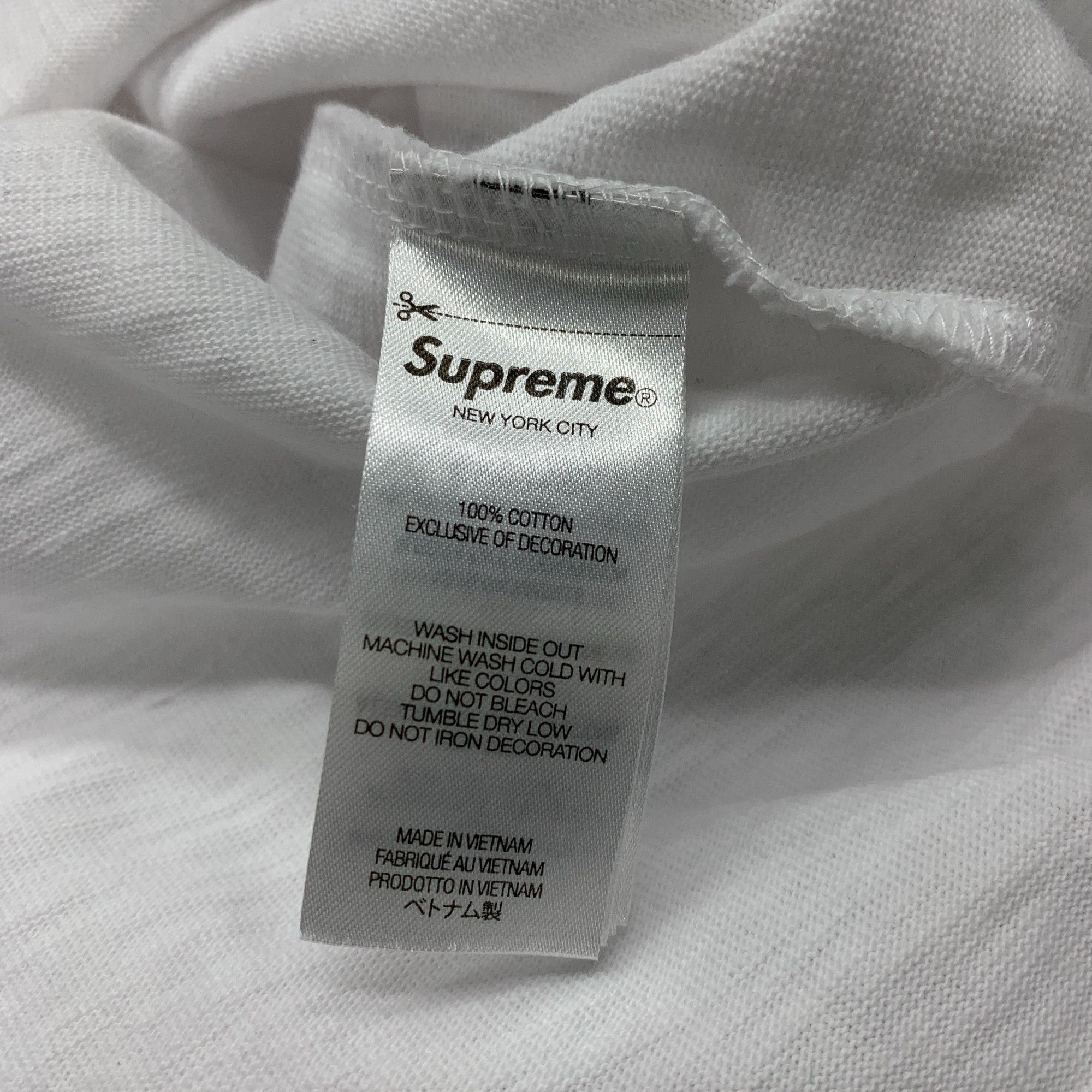 Supreme Supreme Help Logo T-Shirt Size L Size US L / EU 52-54 / 3 - 4 Thumbnail