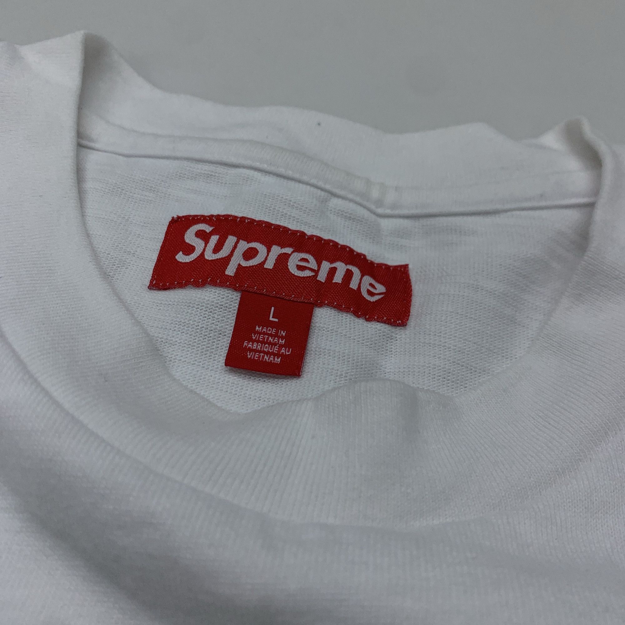 Supreme Supreme Help Logo T-Shirt Size L Size US L / EU 52-54 / 3 - 3 Thumbnail