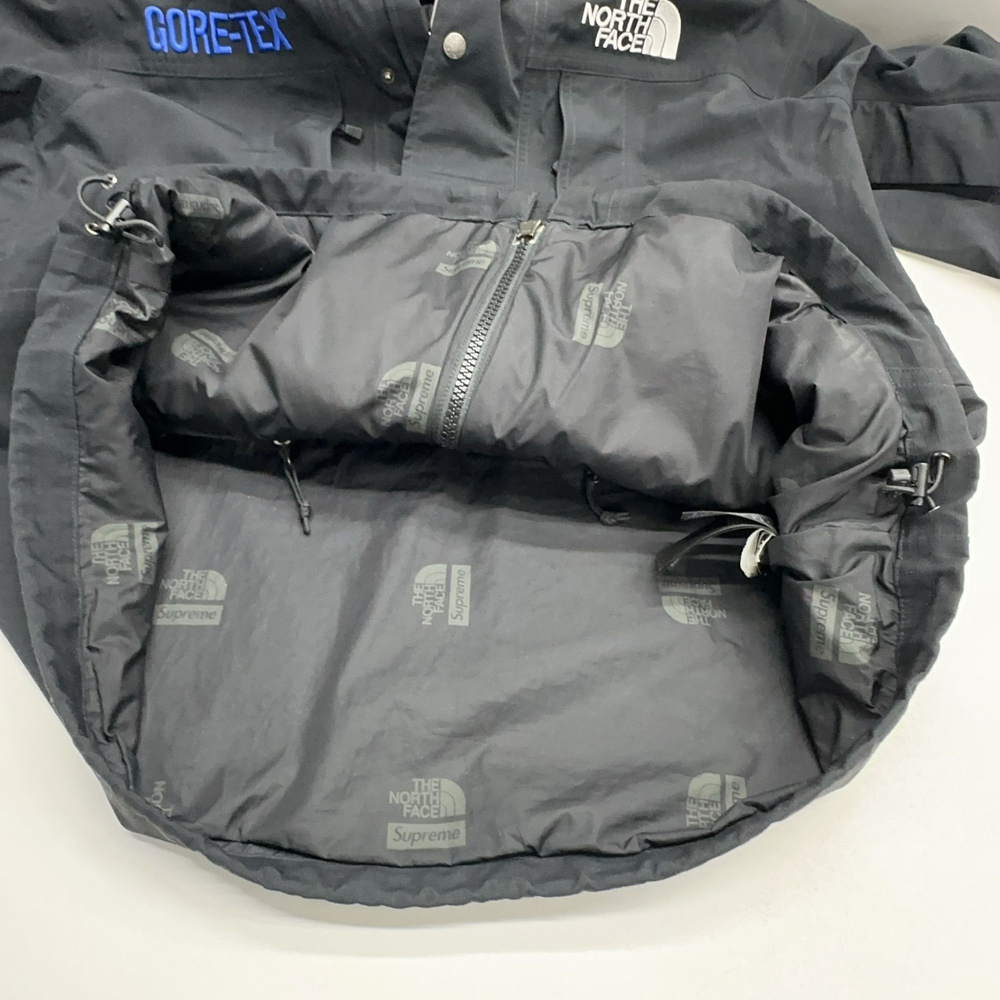 Supreme Supreme x The North Face Gore-Tex Expedition Jacket Size L Size US L / EU 52-54 / 3 - 10 Thumbnail