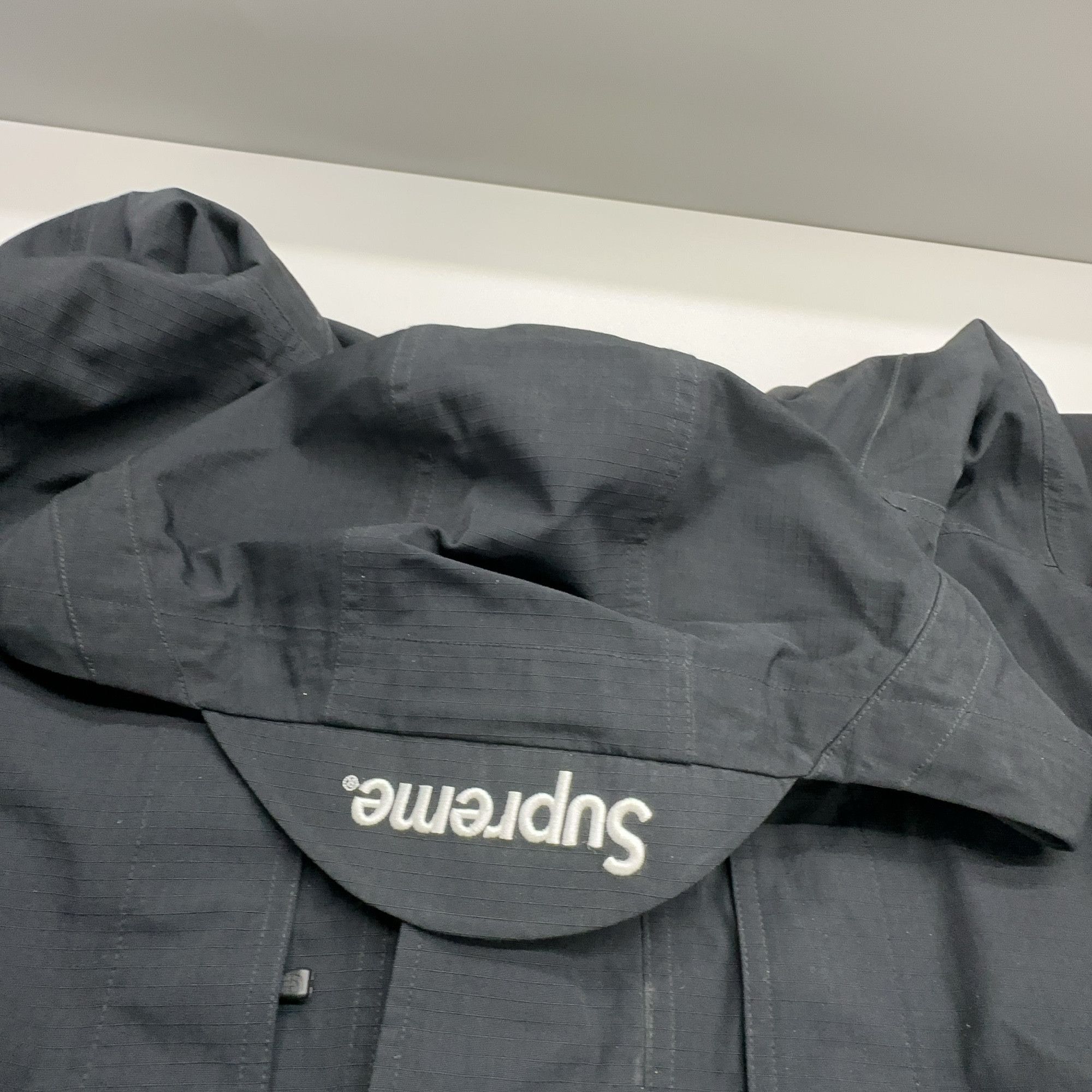 Supreme Supreme x The North Face Gore-Tex Expedition Jacket Size L Size US L / EU 52-54 / 3 - 5 Thumbnail