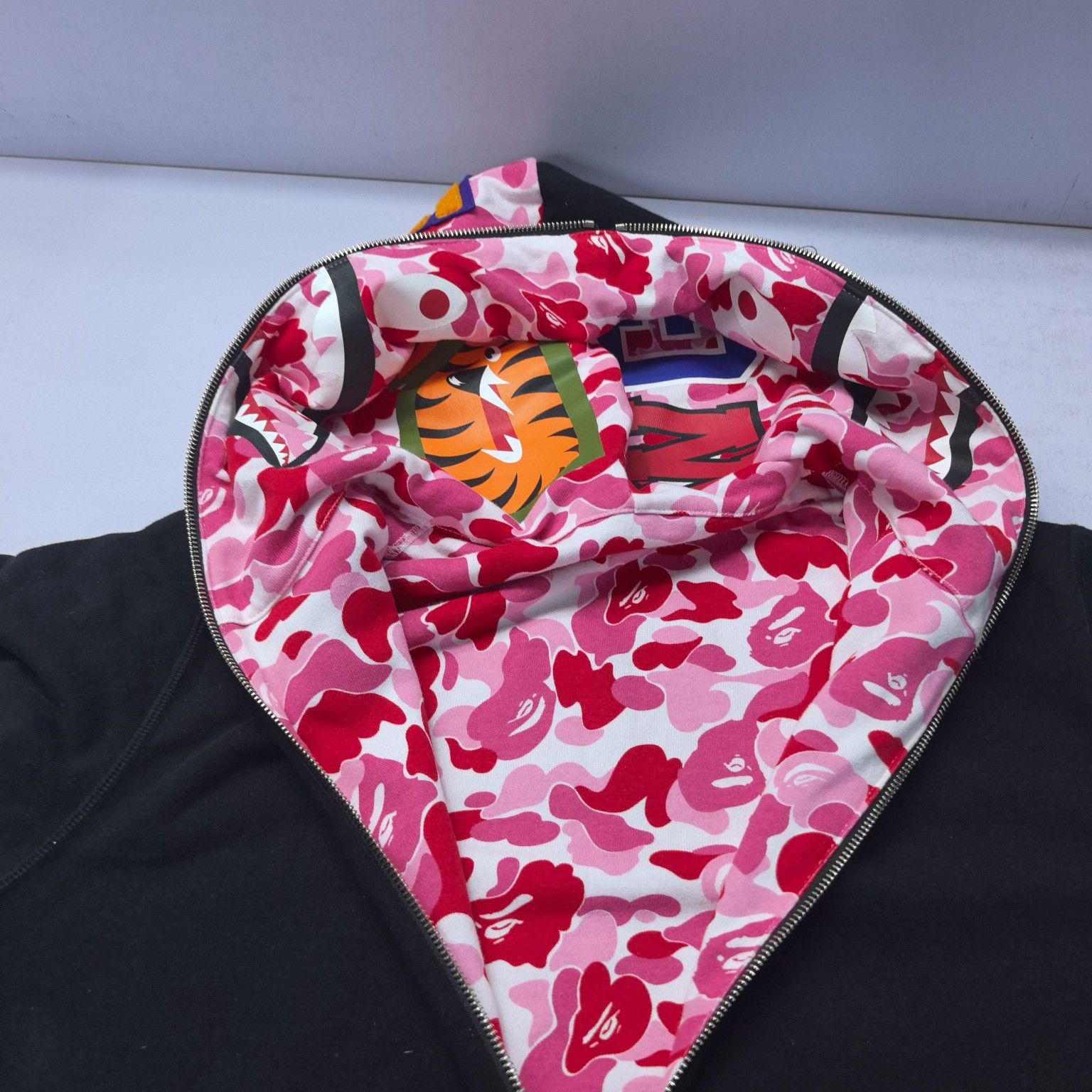 Bape A BATHING APE Reversible Shark Hoodie Size L Size US L / EU 52-54 / 3 - 9 Thumbnail