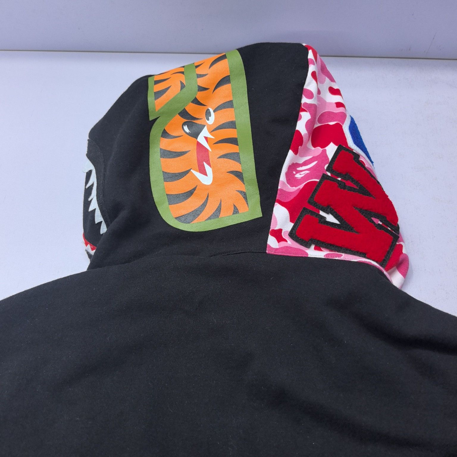 Bape A BATHING APE Reversible Shark Hoodie Size L Size US L / EU 52-54 / 3 - 8 Thumbnail