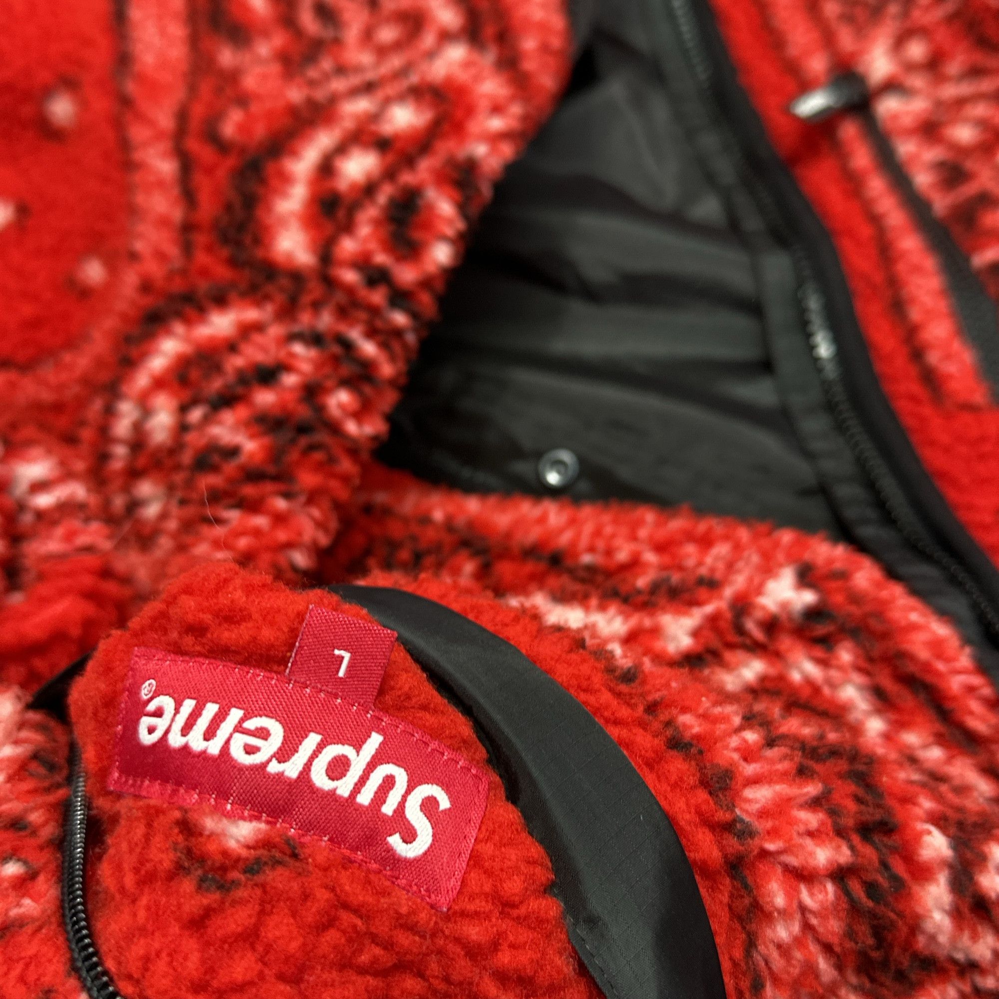Supreme Supreme Bandana Reversible Fleece Jacket Size L Size US L / EU 52-54 / 3 - 6 Thumbnail