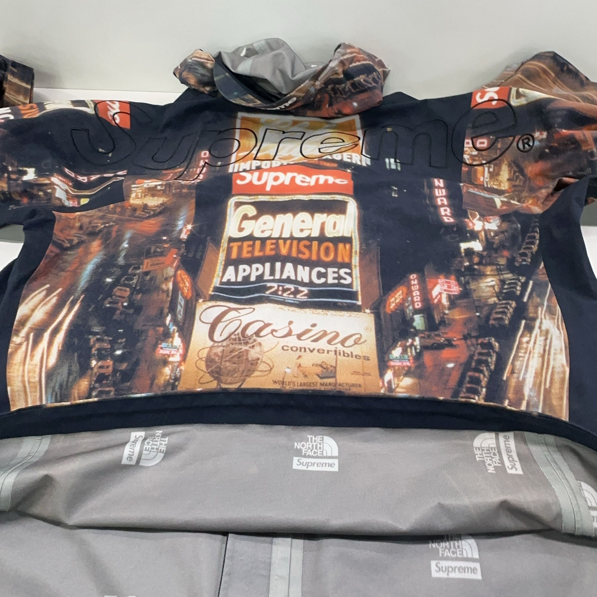 Supreme Supreme x The North Face Taped Seam Shell Jacket Size S Size US S / EU 44-46 / 1 - 9 Thumbnail
